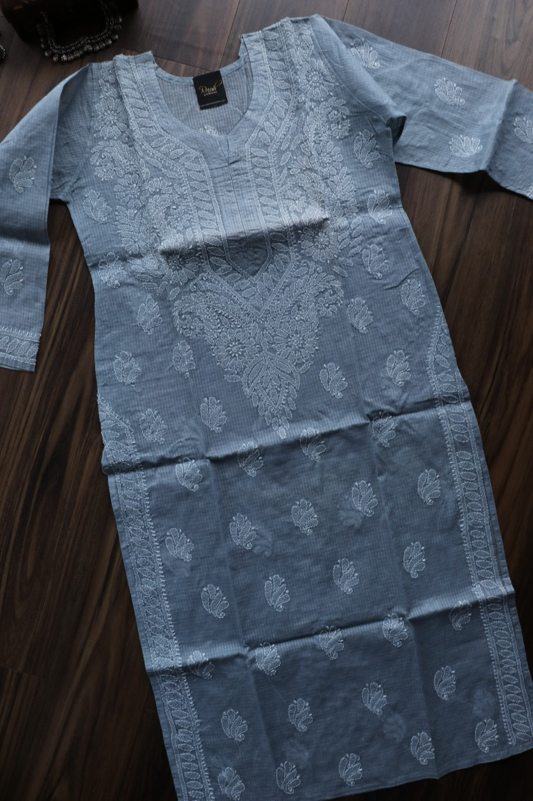 CHIKANKARI KURTA B7