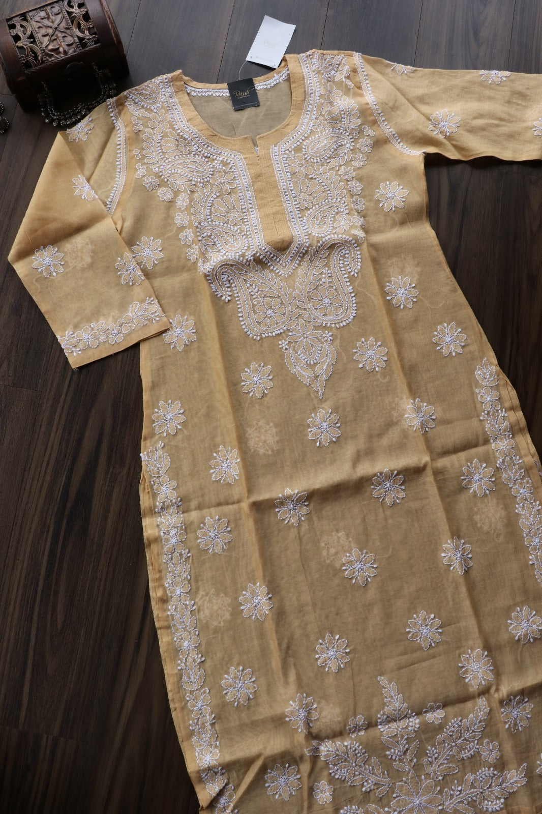 CHIKANKARI KURTA B13