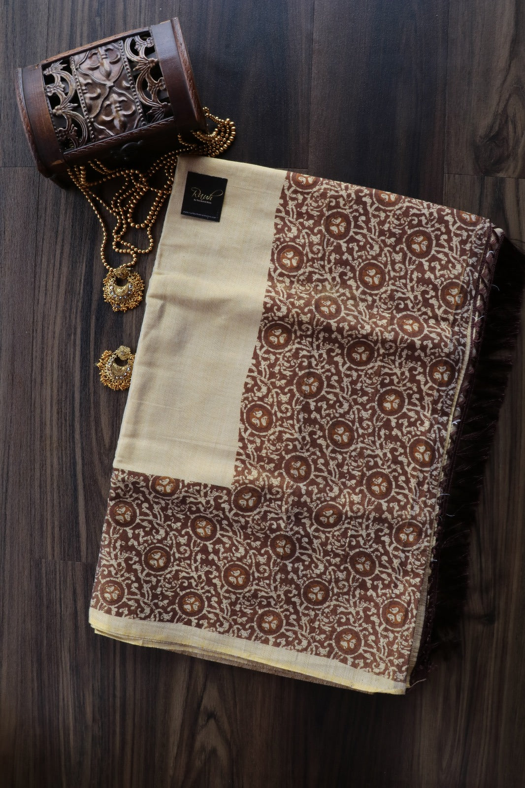 KERALA TISSUE WITH PRINTED BORDER