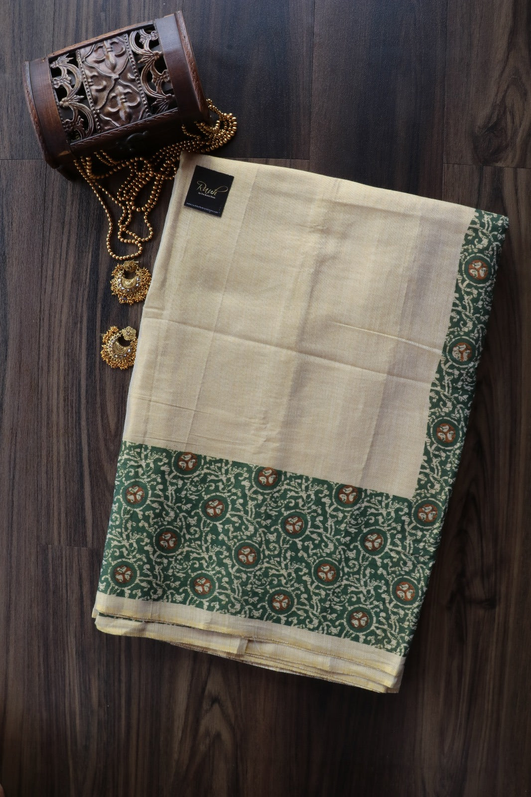 KERALA TISSUE WITH GREEN PRINTED BORDER