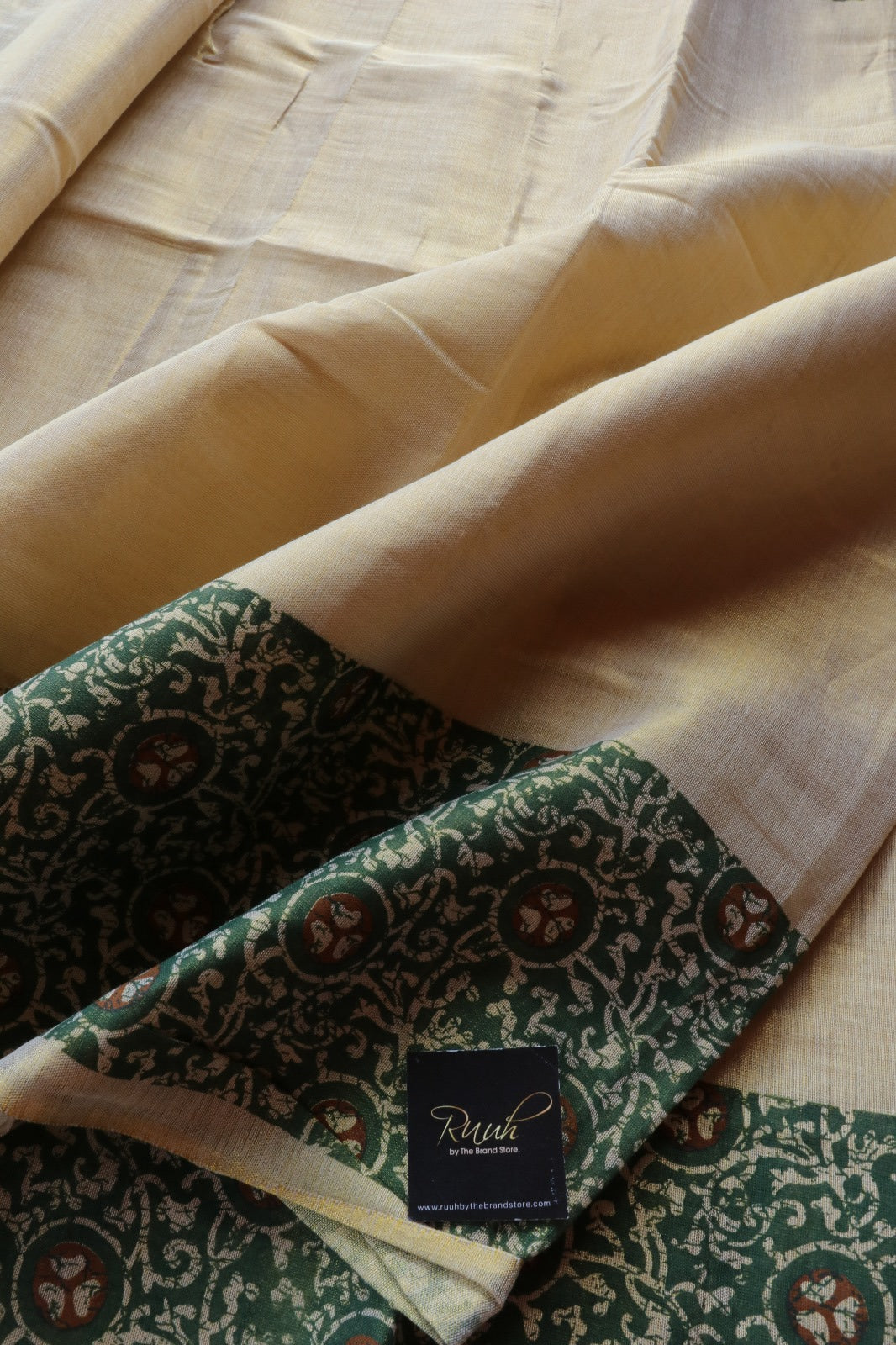 KERALA TISSUE WITH GREEN PRINTED BORDER