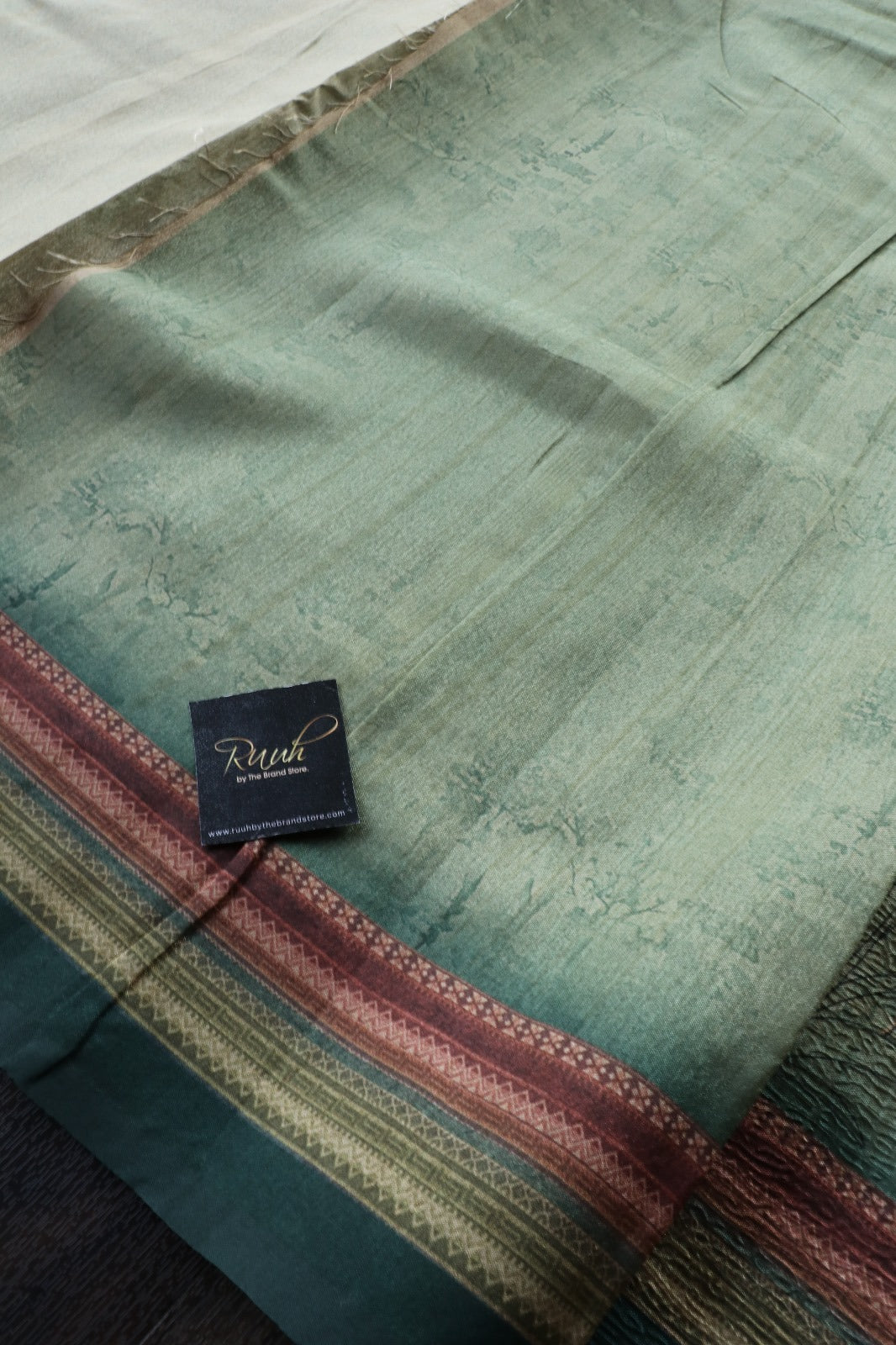 GREEN BASE DIGITAL PRINTED CRUSH SILK SAREE
