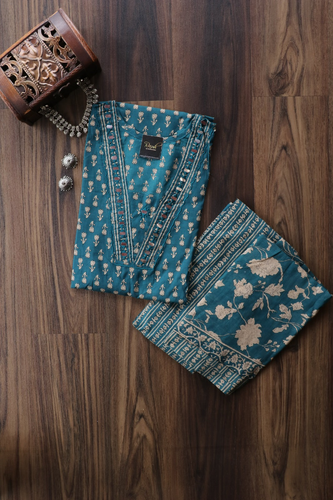 BLUE COTTON FLORAL PRINTED SALWAR SUIT SET