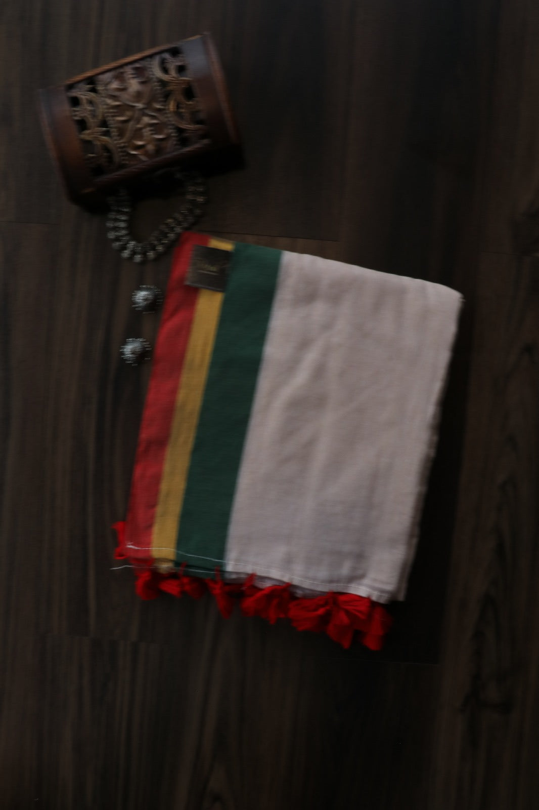 BEIGE MULMUL SAREE WITH TRI COLOUR EDGING