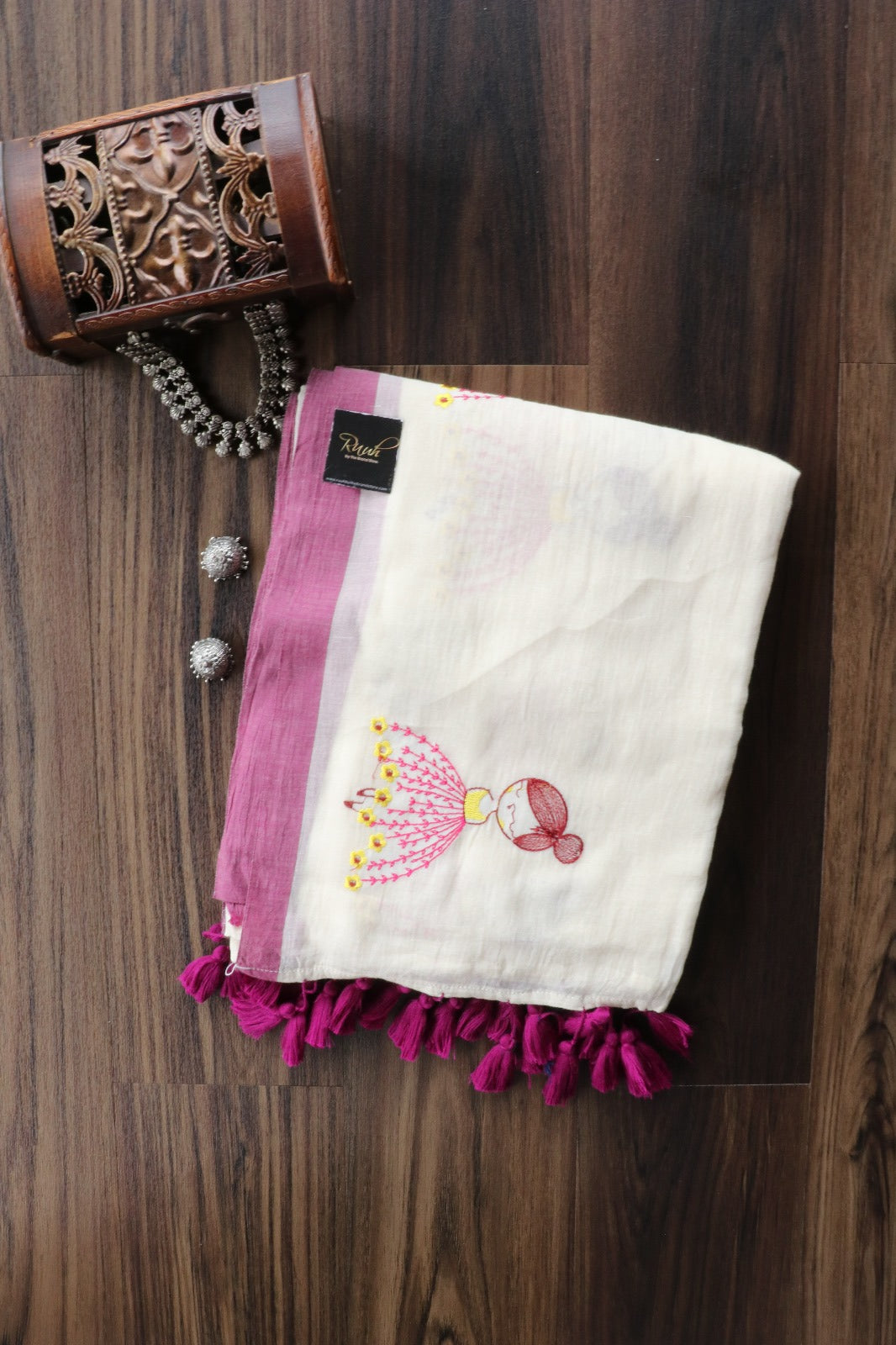 CREAM MULMUL DOLL EMBROIDERY