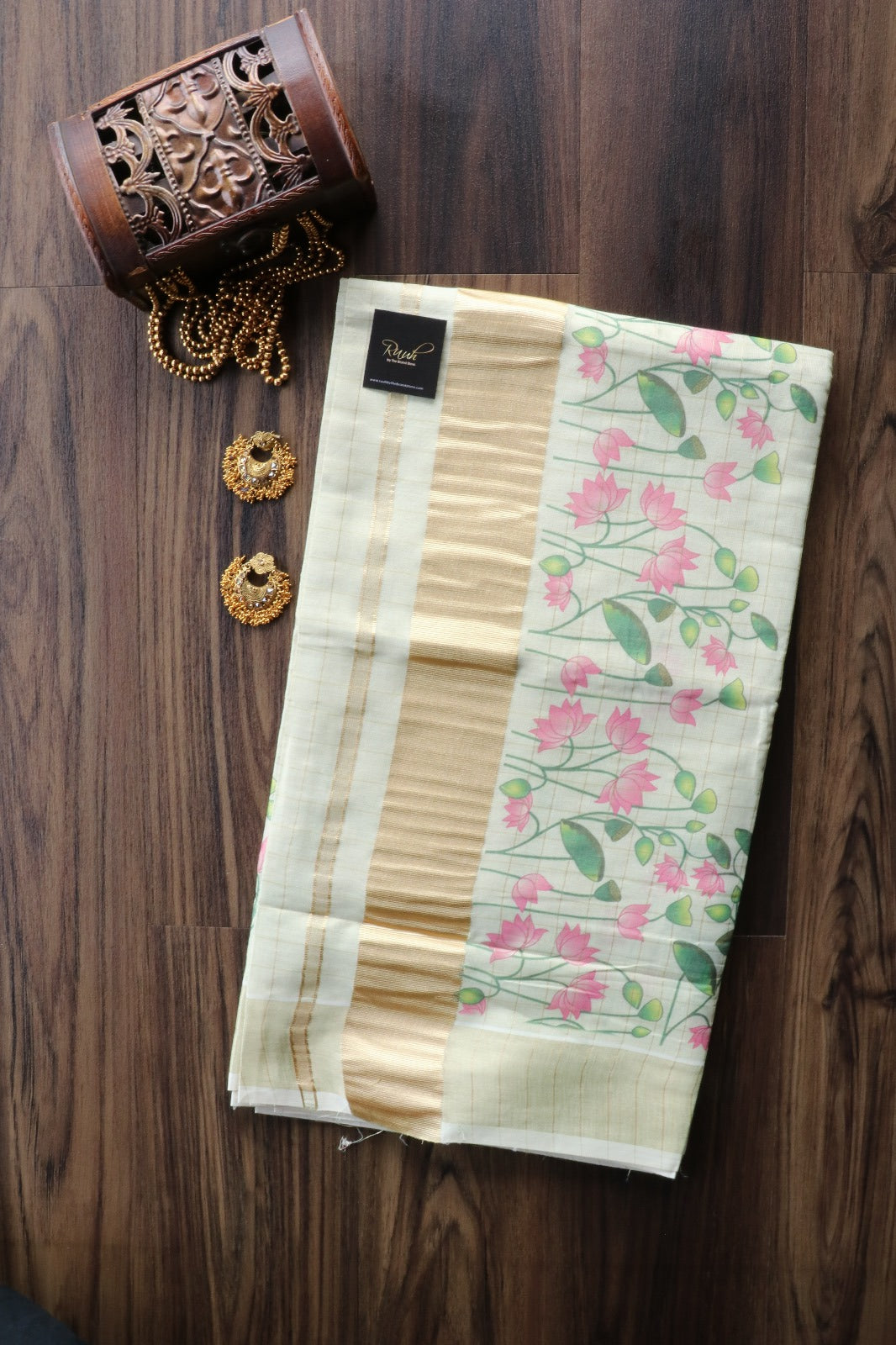 LOTUS PRINTED KERALA TISSUE CHECK SAREE