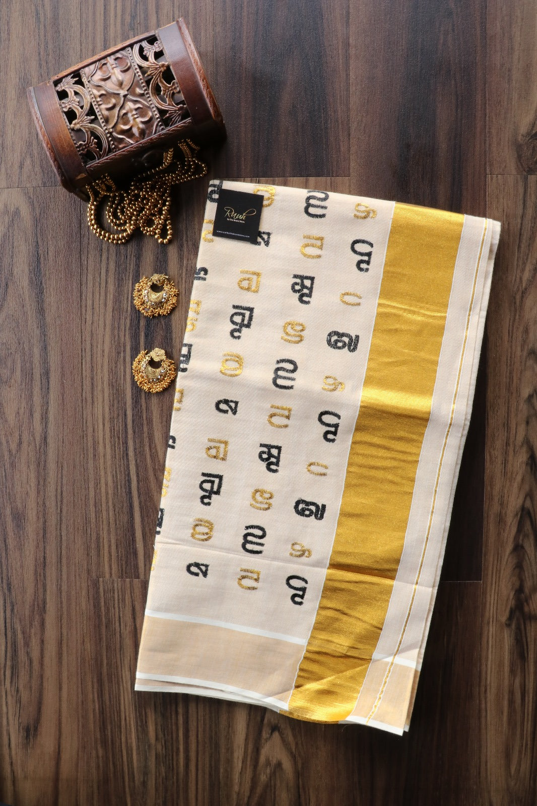 AKSHARAMALA ON KERALA TISSUE -BLACK & GOLD