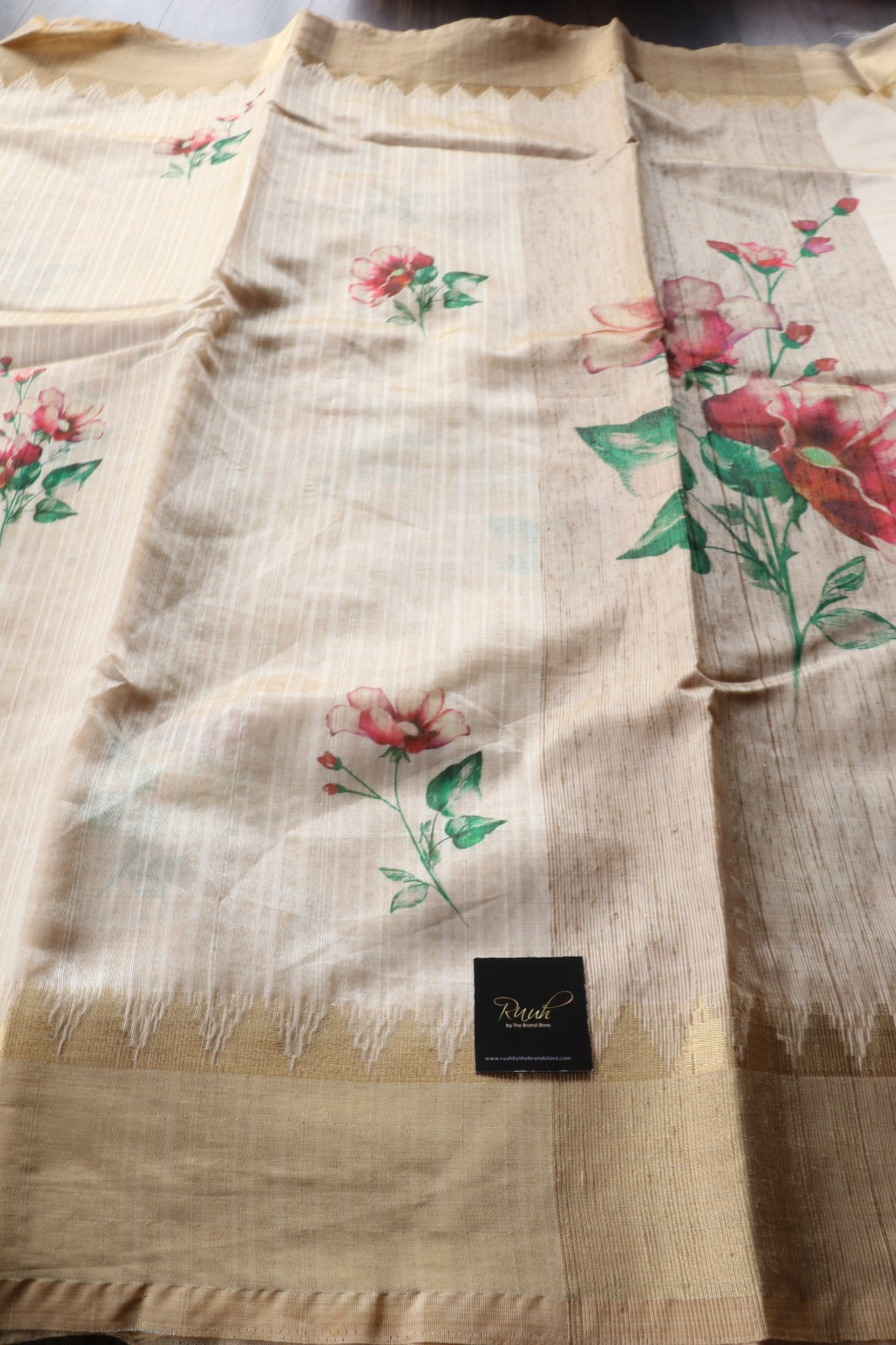 SMALL FLORAL PRINTED SEMI SILK SAREE