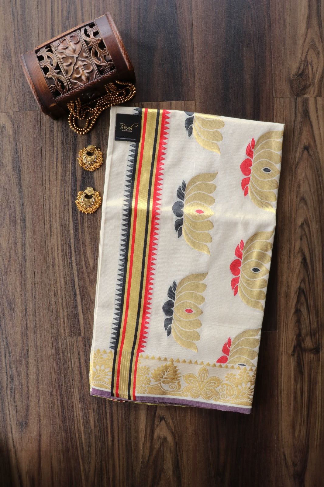 LOTUS WOVEN ON KERALA TISSUE