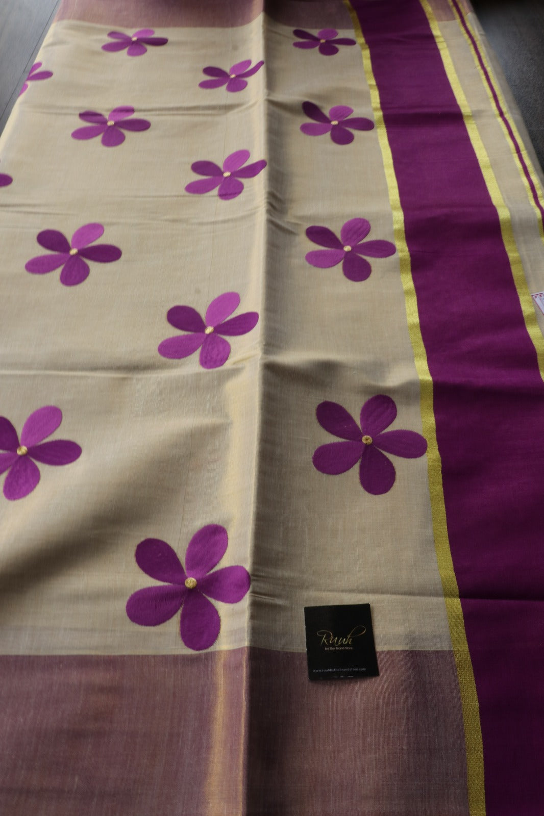 PURPLE FLORAL EMBROIDERY ON KERALA TISSUE SAREE