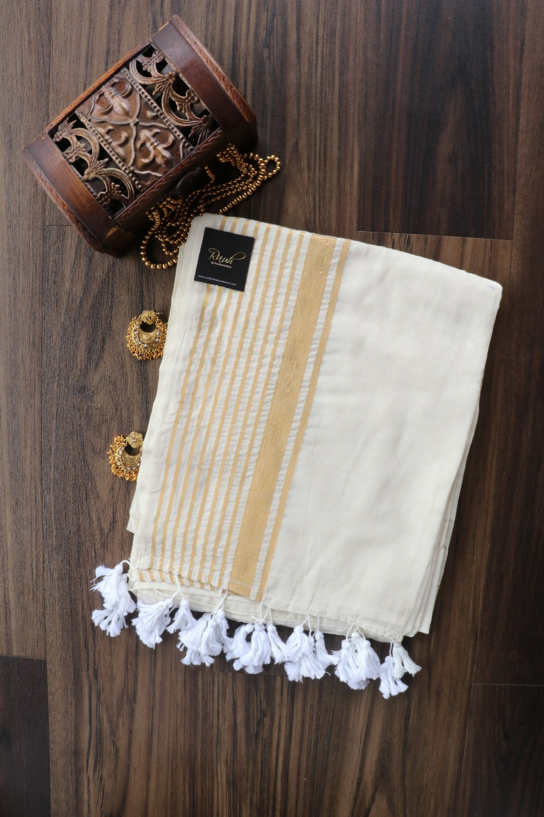 CREAM MULMUL COTTON SAREE WITH ZARI STRIPE BORDER