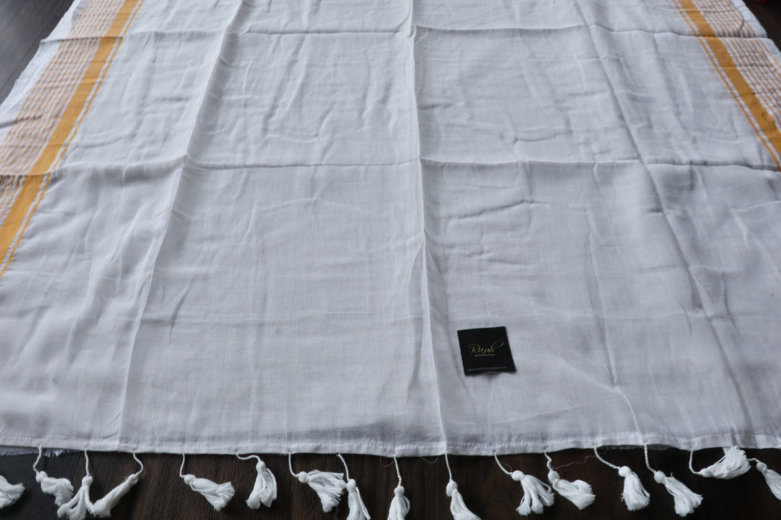 OFF WHITE  MULMUL COTTON SAREE WITH ZARI STRIPE BORDER