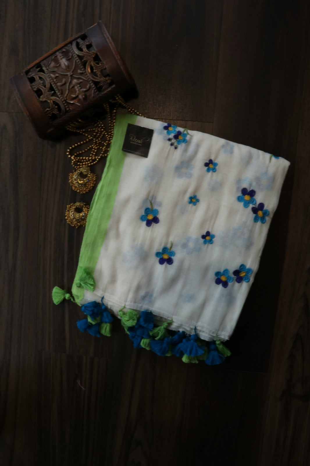 MULTICOLOUR FLORAL EMBROIDERY SAREE