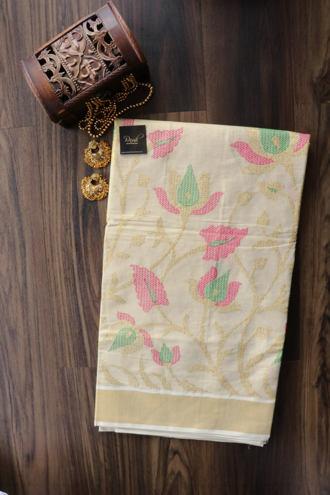 DARK PINK-GREEN LOTUS EMBROIDERY ON TISSUE SAREE