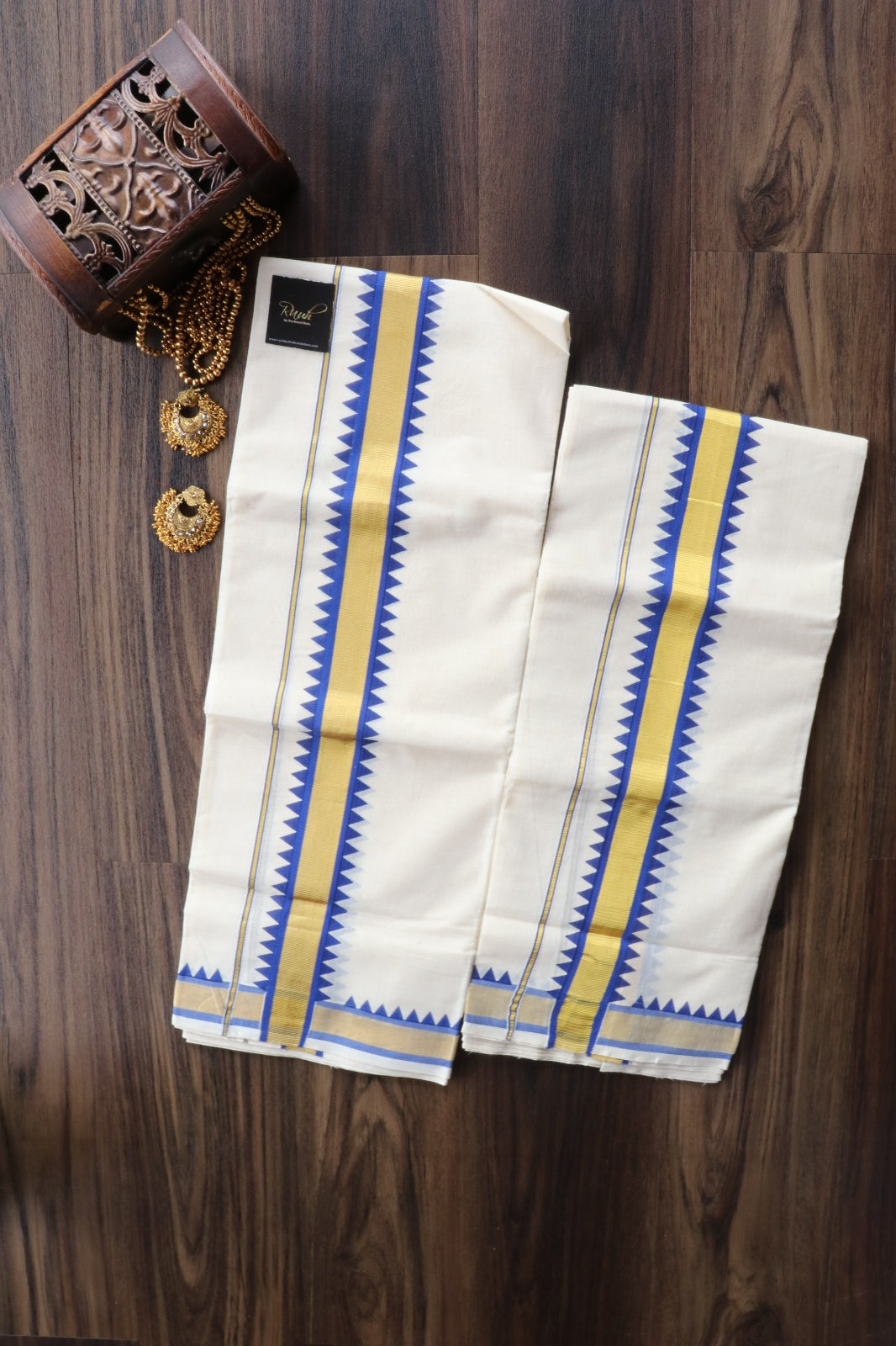 TEMPLE BORDER WITH GOLD KASAV COTTON SET MUND