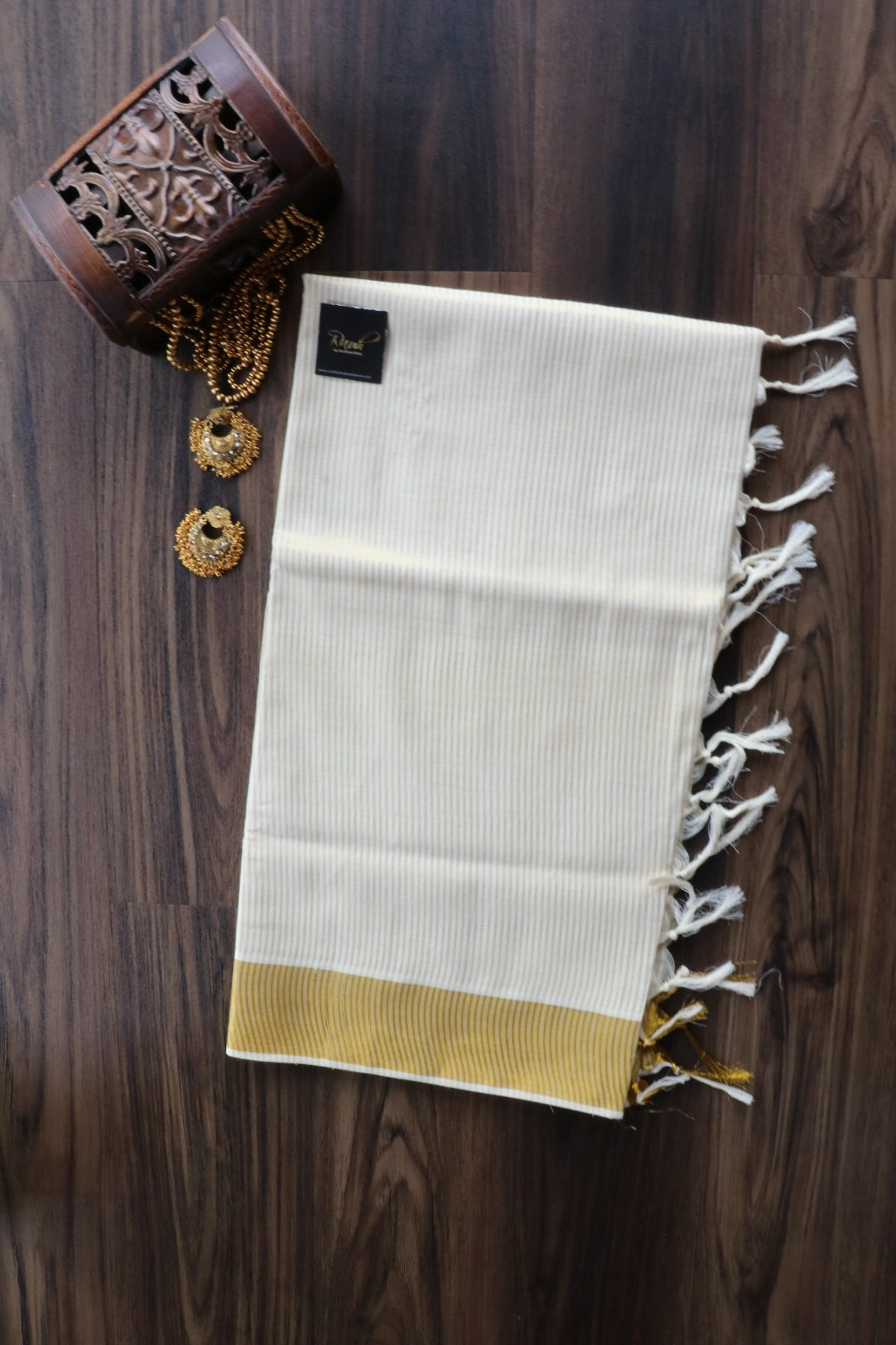 COTTON SAREE WITH VERTICAL STRIPES AND ZARI BORDER