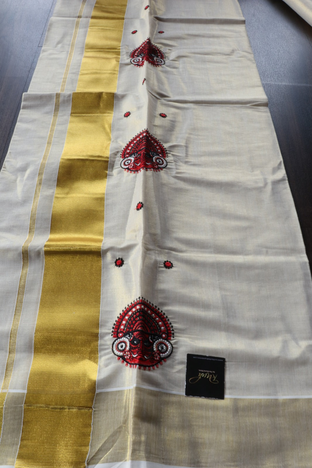 THEYYAM EMBROIDERY TISSUE SET MUND