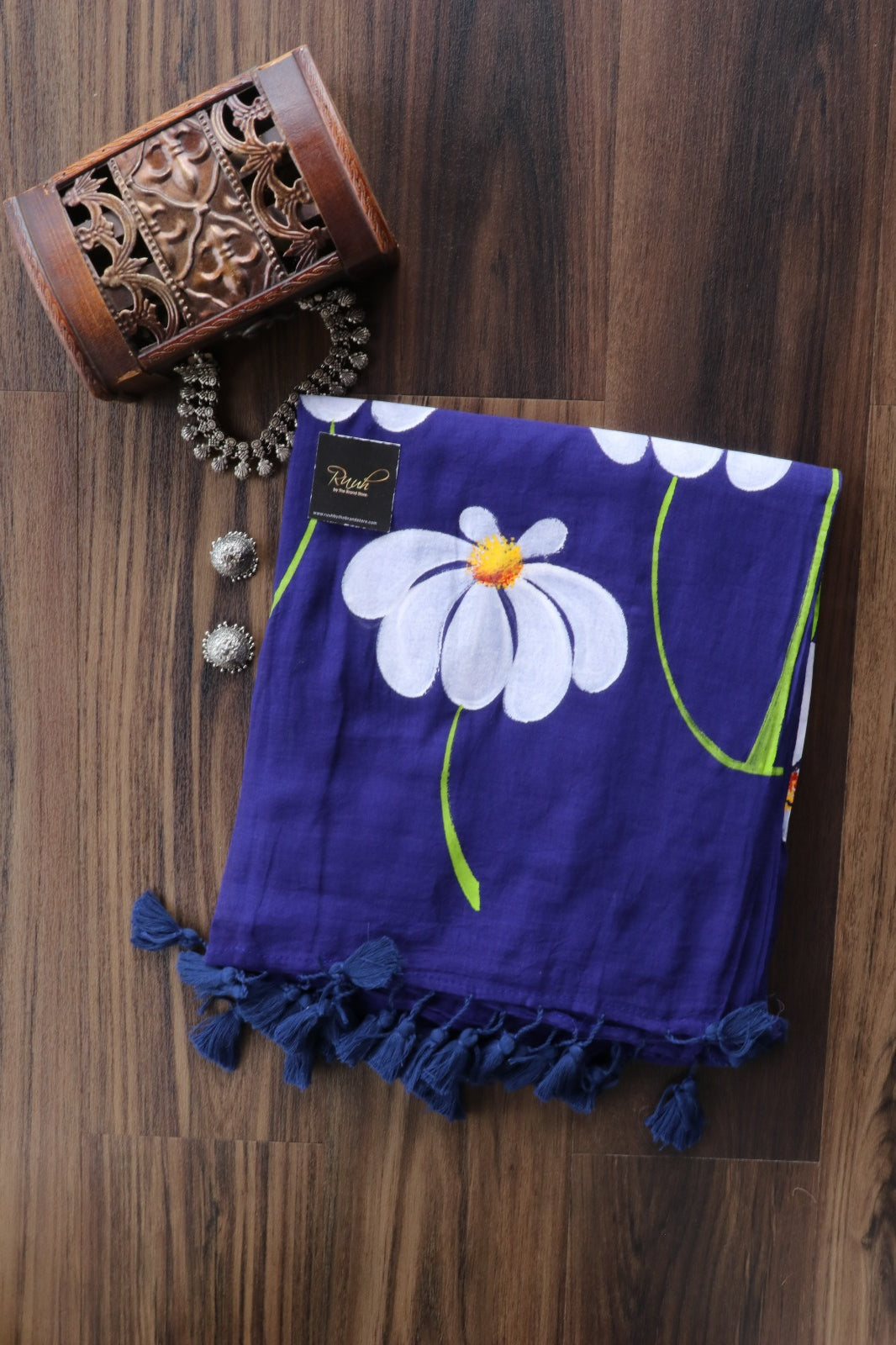 DARK BLUE MULMUL HANDPAINTED DAISY SAREE