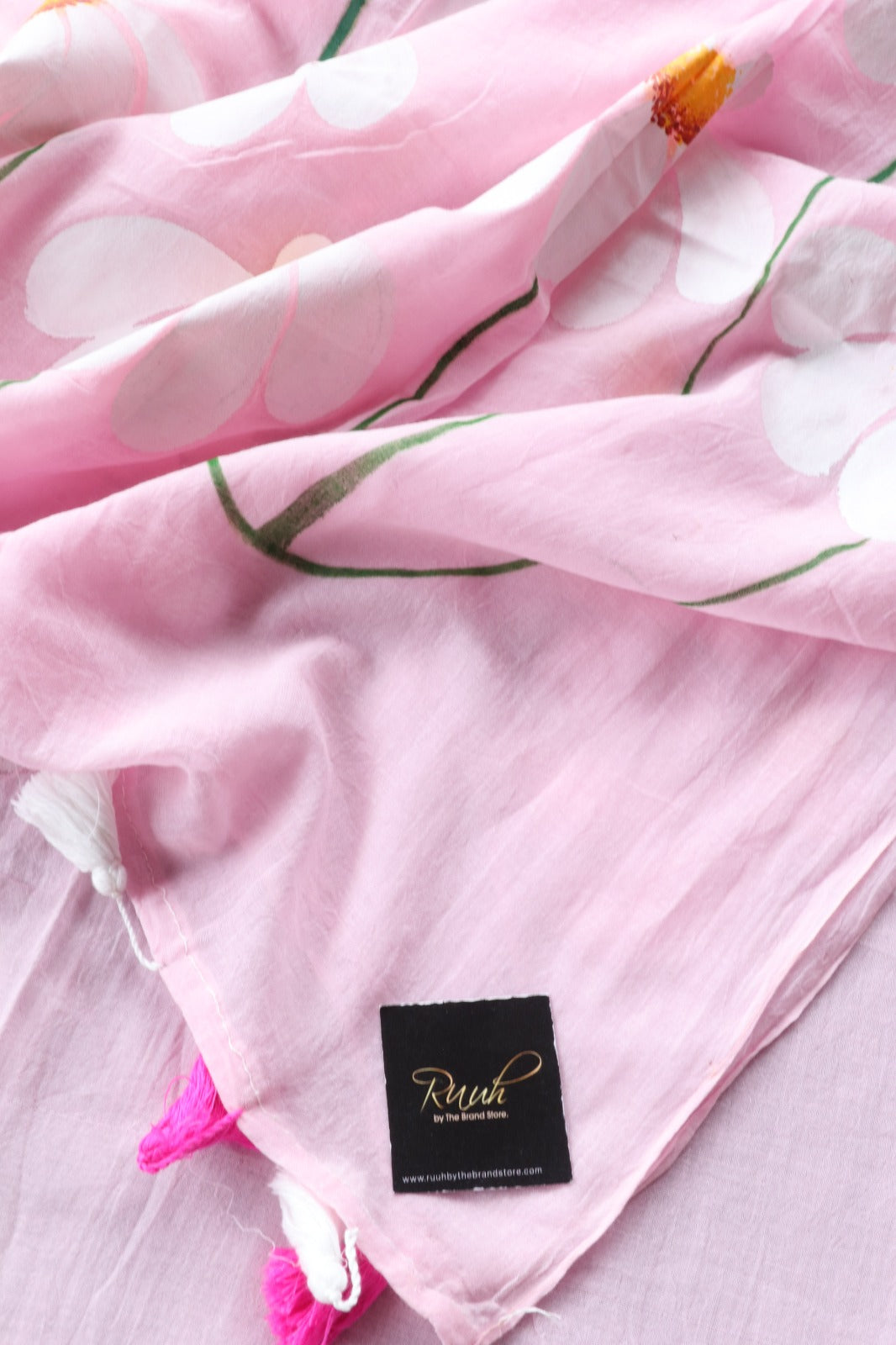 LIGHT PINK MULMUL HANDPAINTED DAISY SAREE