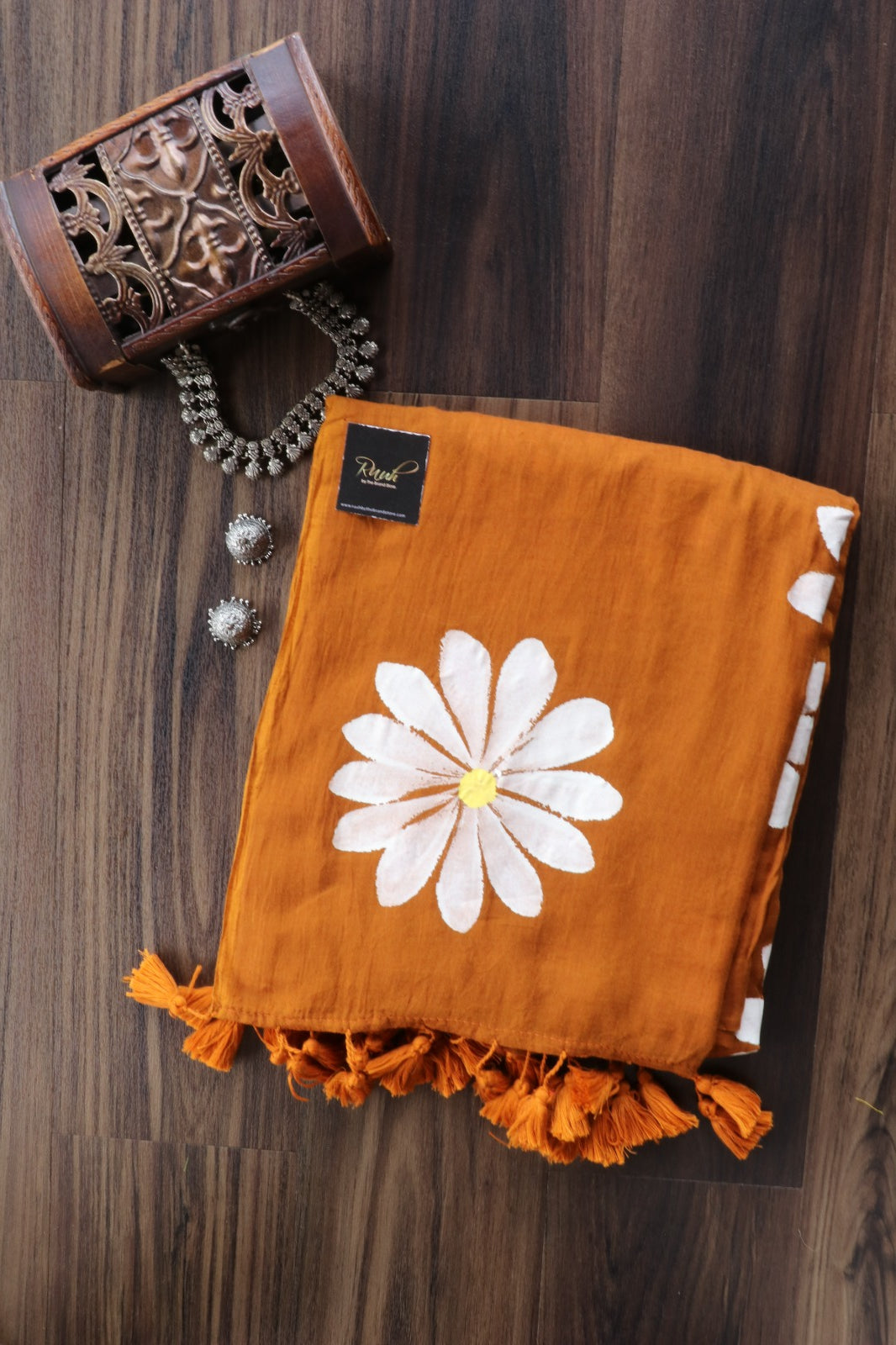 MUSTARD BROWN DAISY HANDPAINTED MULMUL SAREE