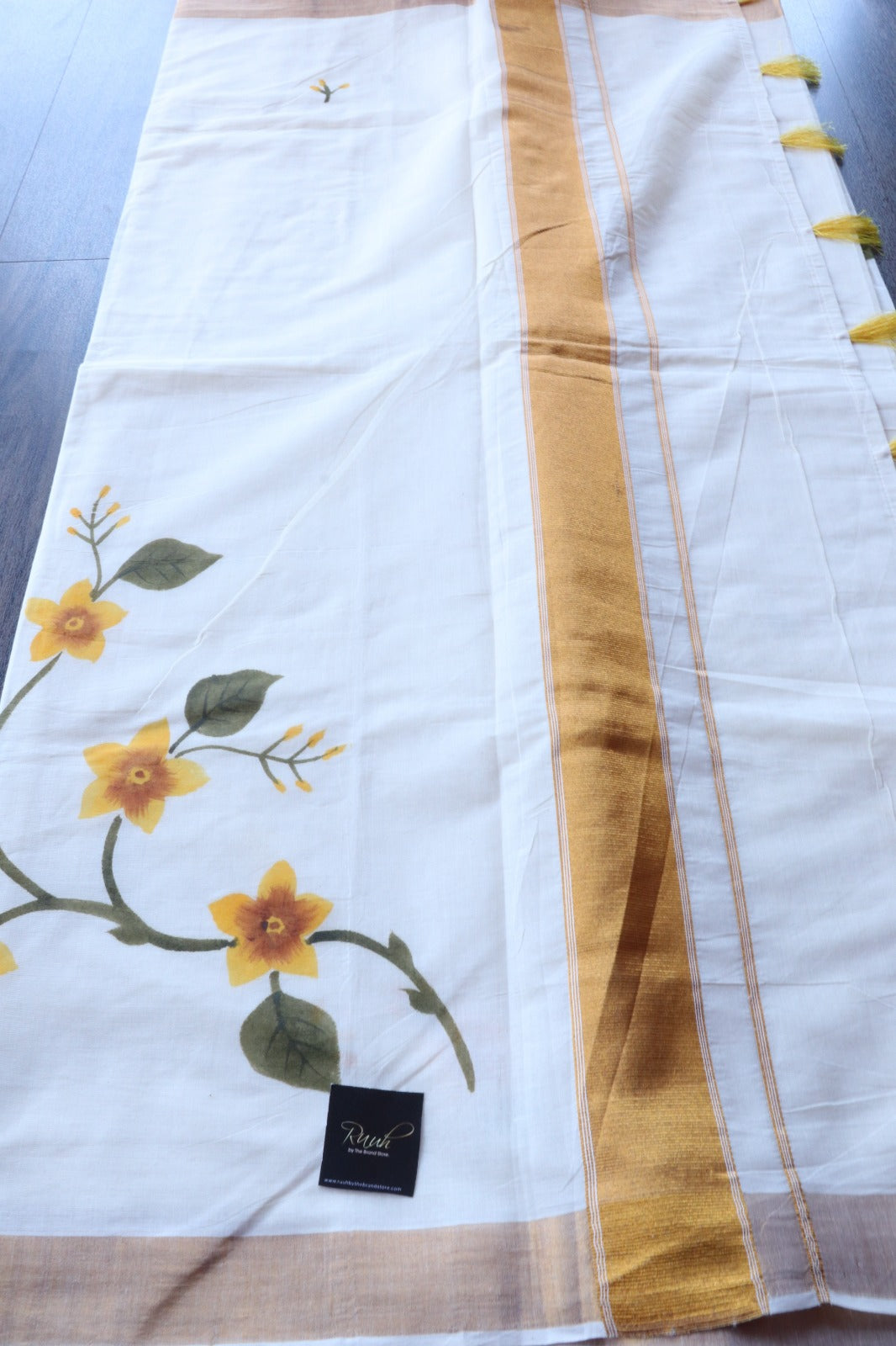 SMALL FLORAL HANDPAINT ON KERALA COTTON SAREE