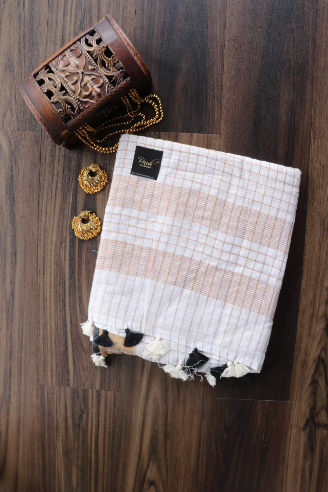 LINEN CHECKS WITH BLACK EDGING