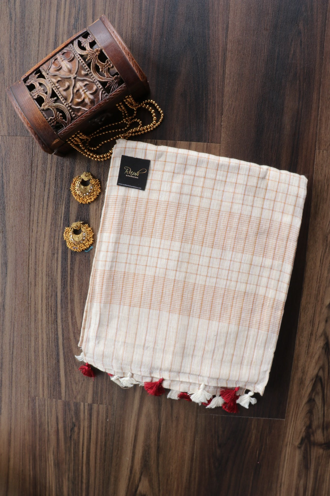 LINEN CHECKS WITH MAROON EDGING
