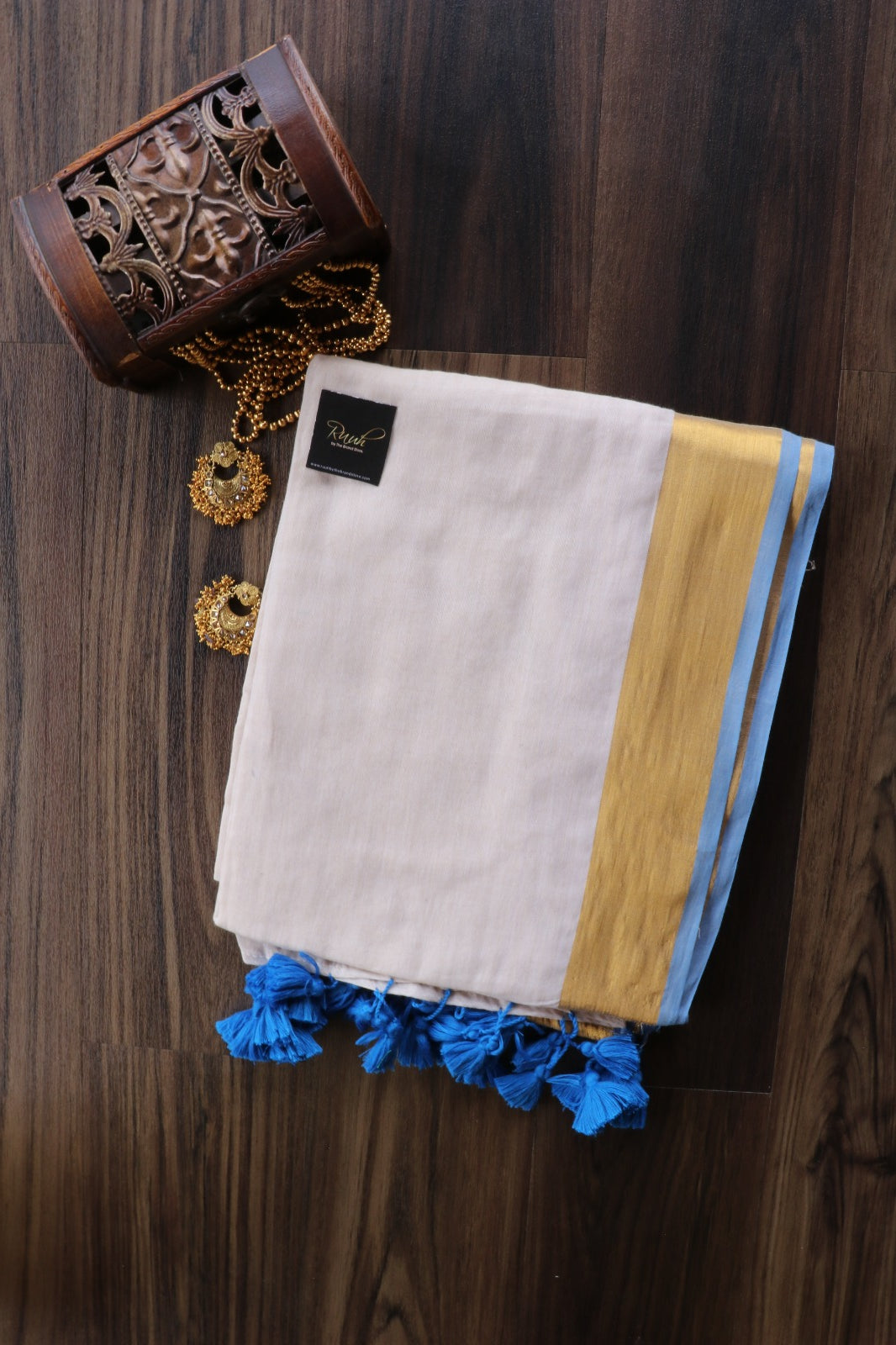 MULMUL ZARI BORDER WITH BLUE EDGING