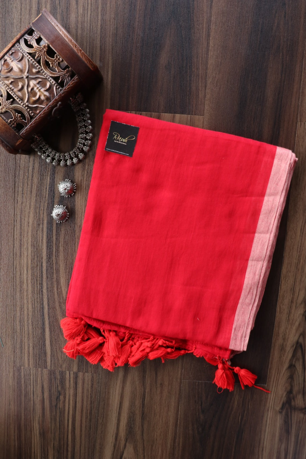 RED - LIGHT PEACH PLAIN MULMUL SAREE