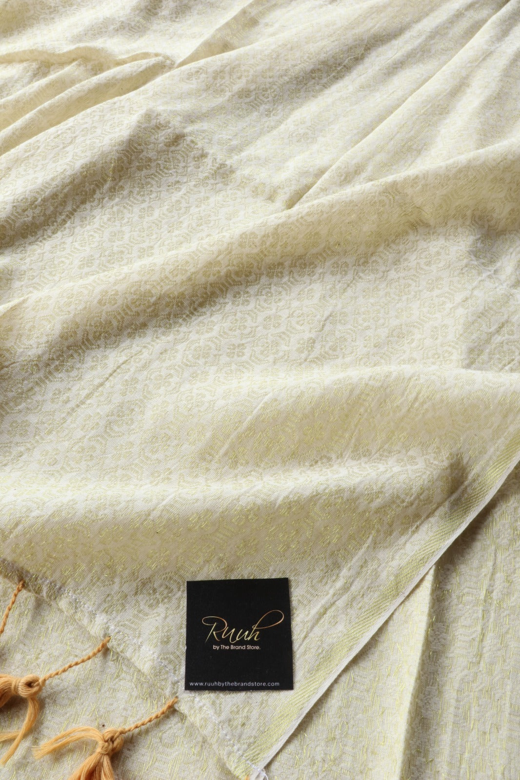MULMUL SAREE WITH WOVEN PATTERN