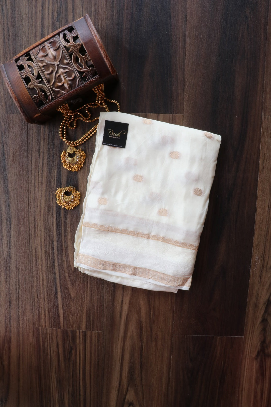 VISCOSE SEMI SILK IN OFF WHITE