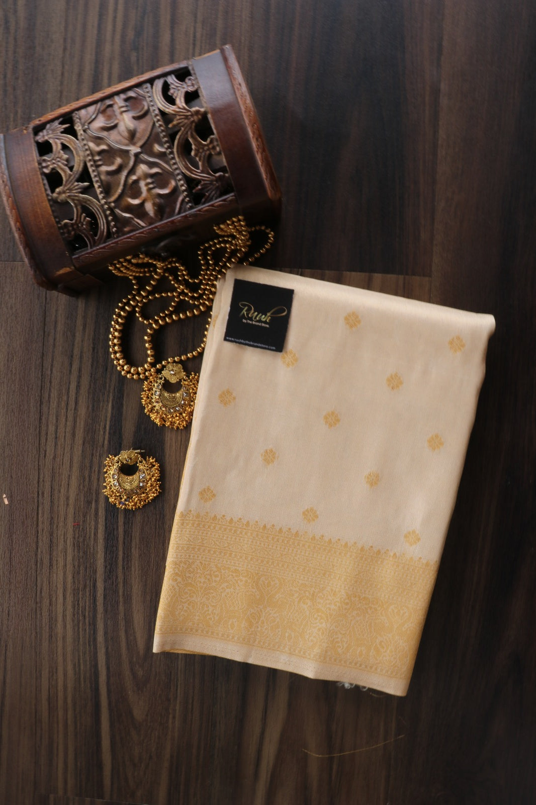 ONAM SPECIAL  GOLD WOVEN DESIGN SAREE