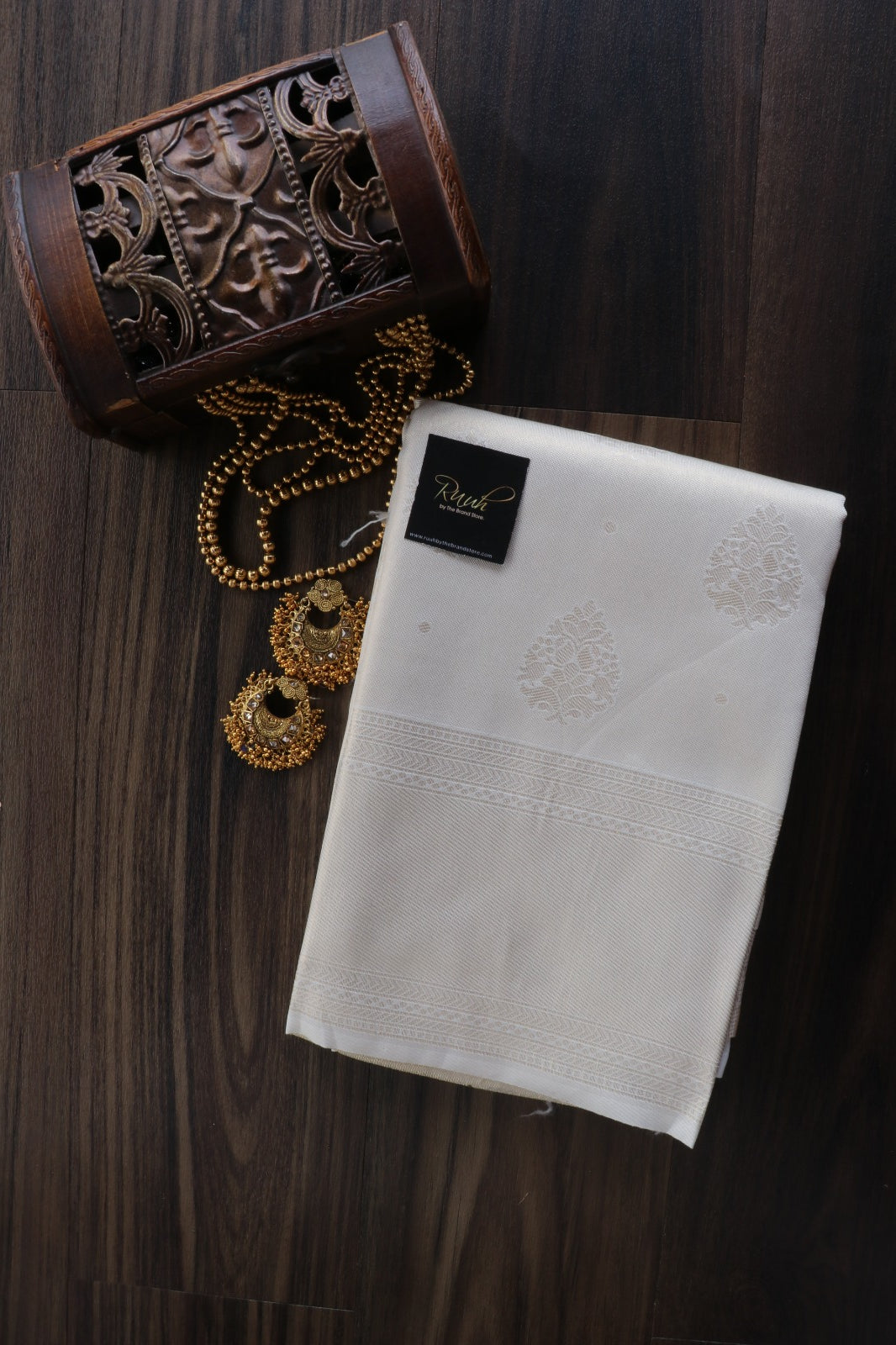 LIGHT GOLD FLORAL BUTTA SEMI SILK SAREE