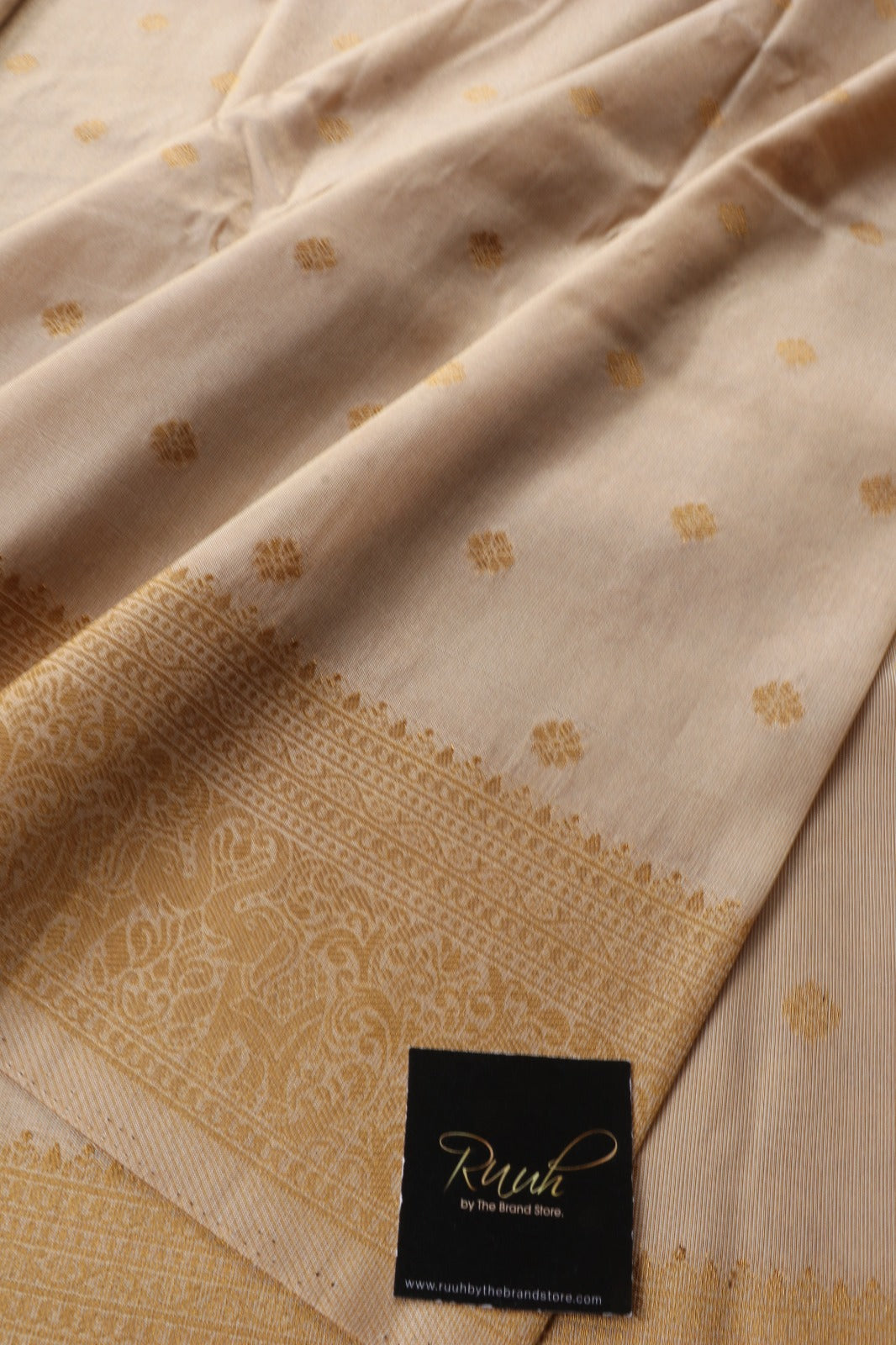 ONAM SPECIAL  GOLD WOVEN DESIGN SAREE