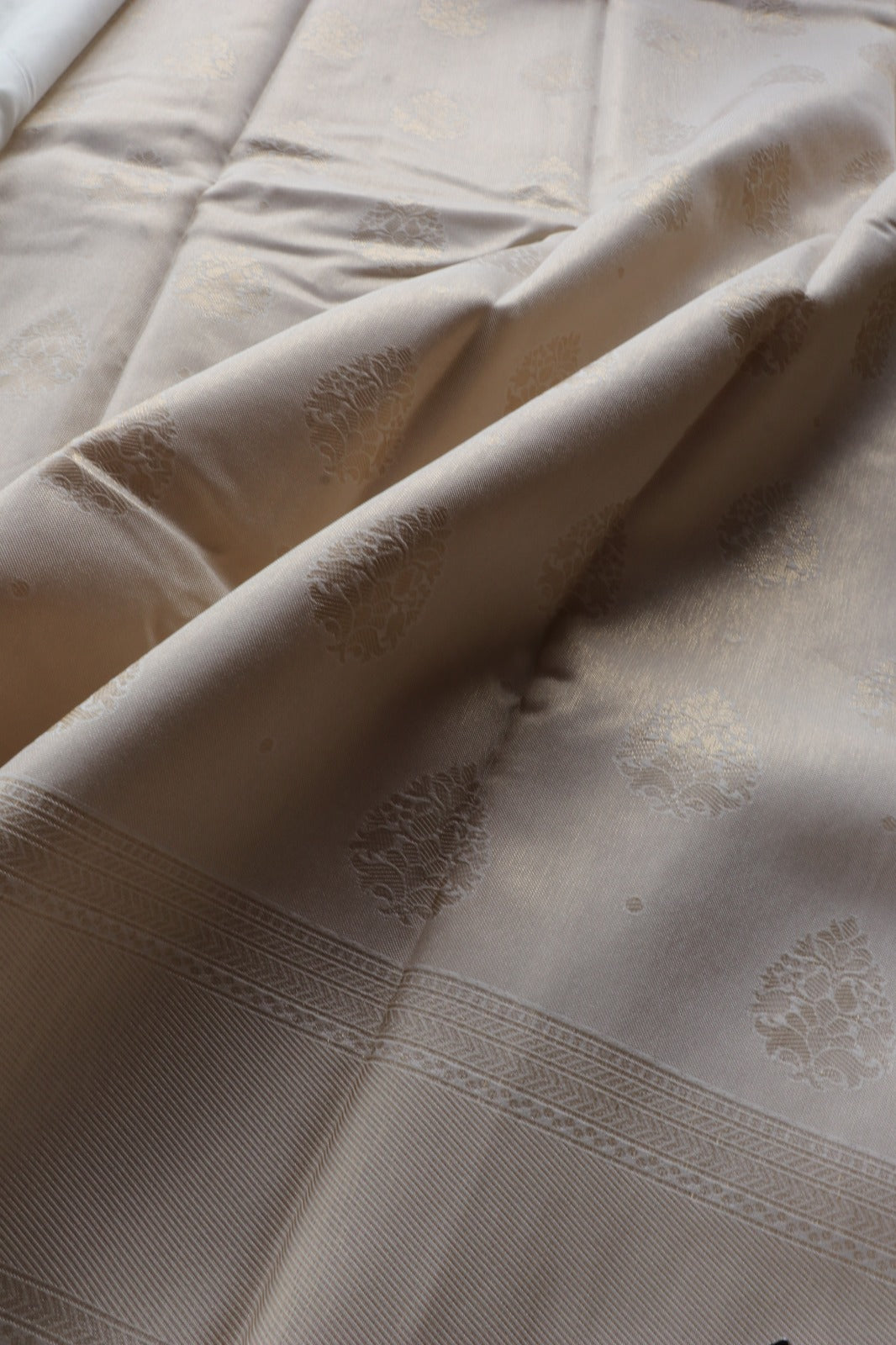 LIGHT GOLD FLORAL BUTTA SEMI SILK SAREE