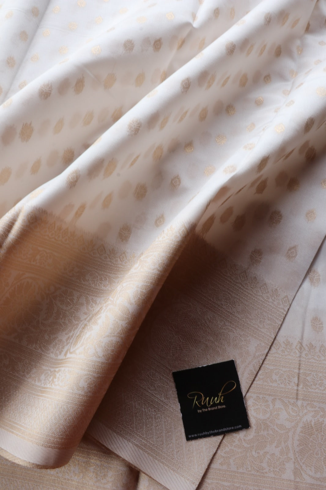 SEMI SILK SAREE IN LIGHT GOLD WEAVE 2
