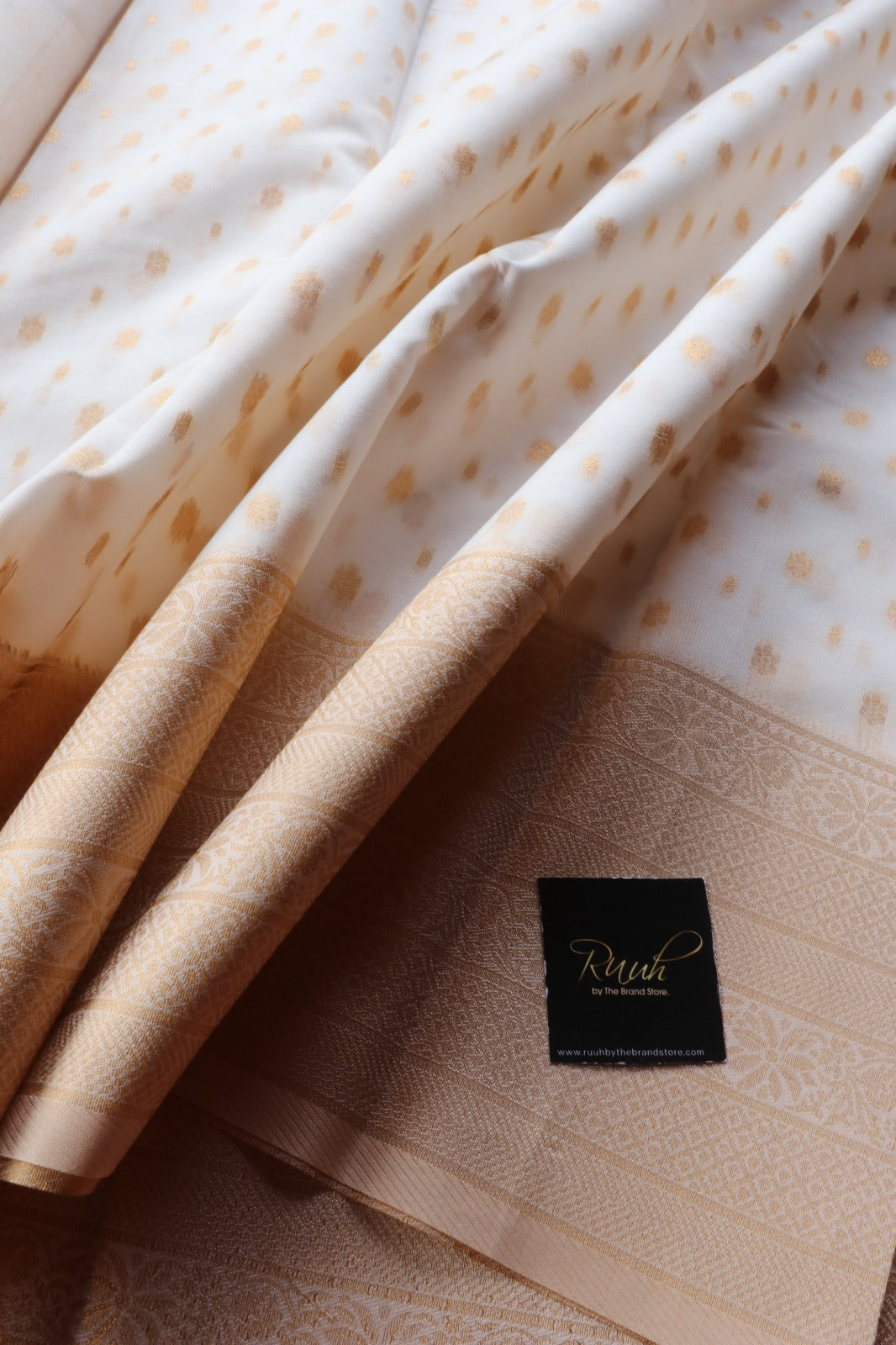 SEMI SILK SAREE IN LIGHT GOLD WEAVE 1