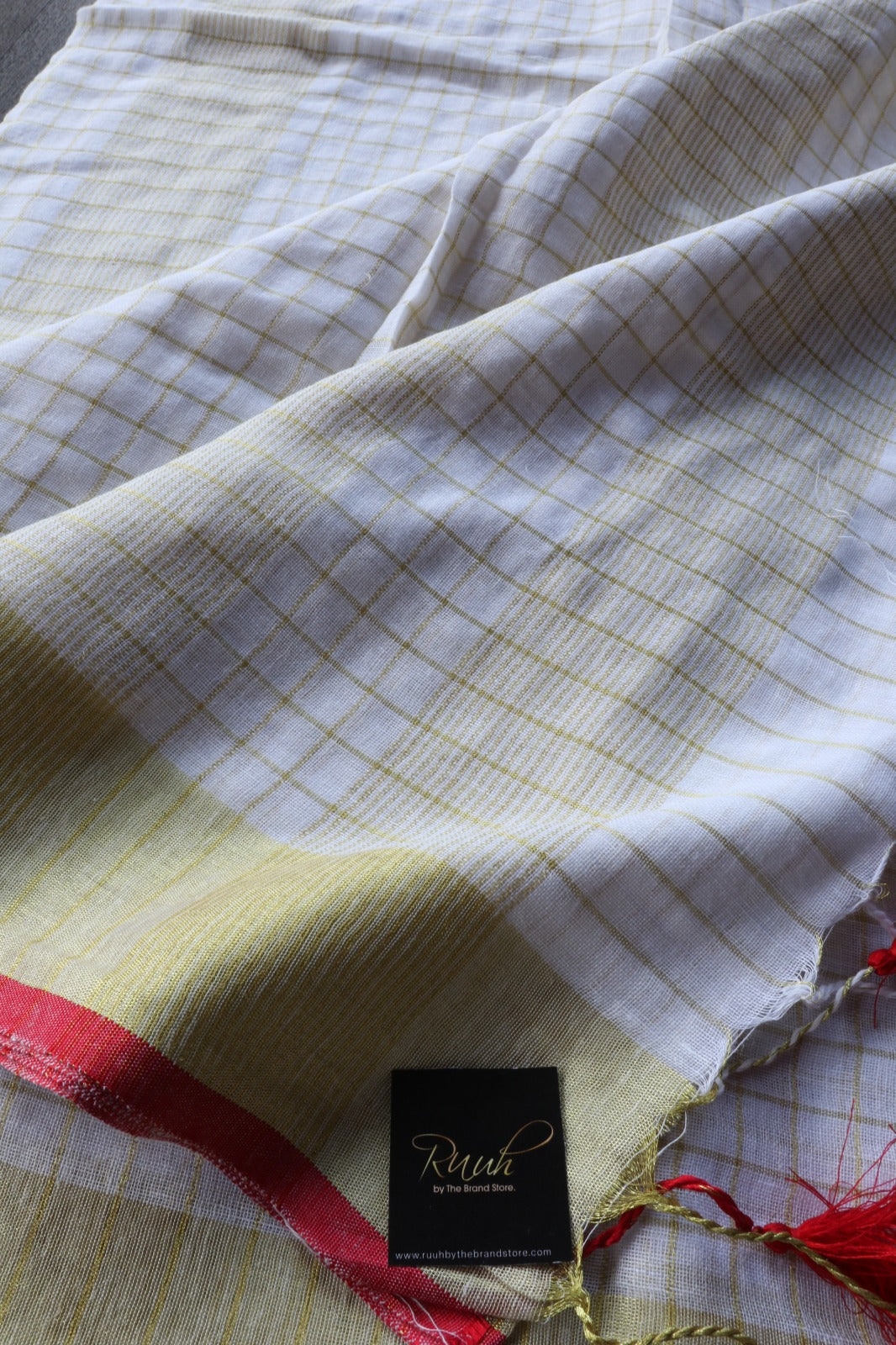 LINEN CHECKS WITH RED EDGING
