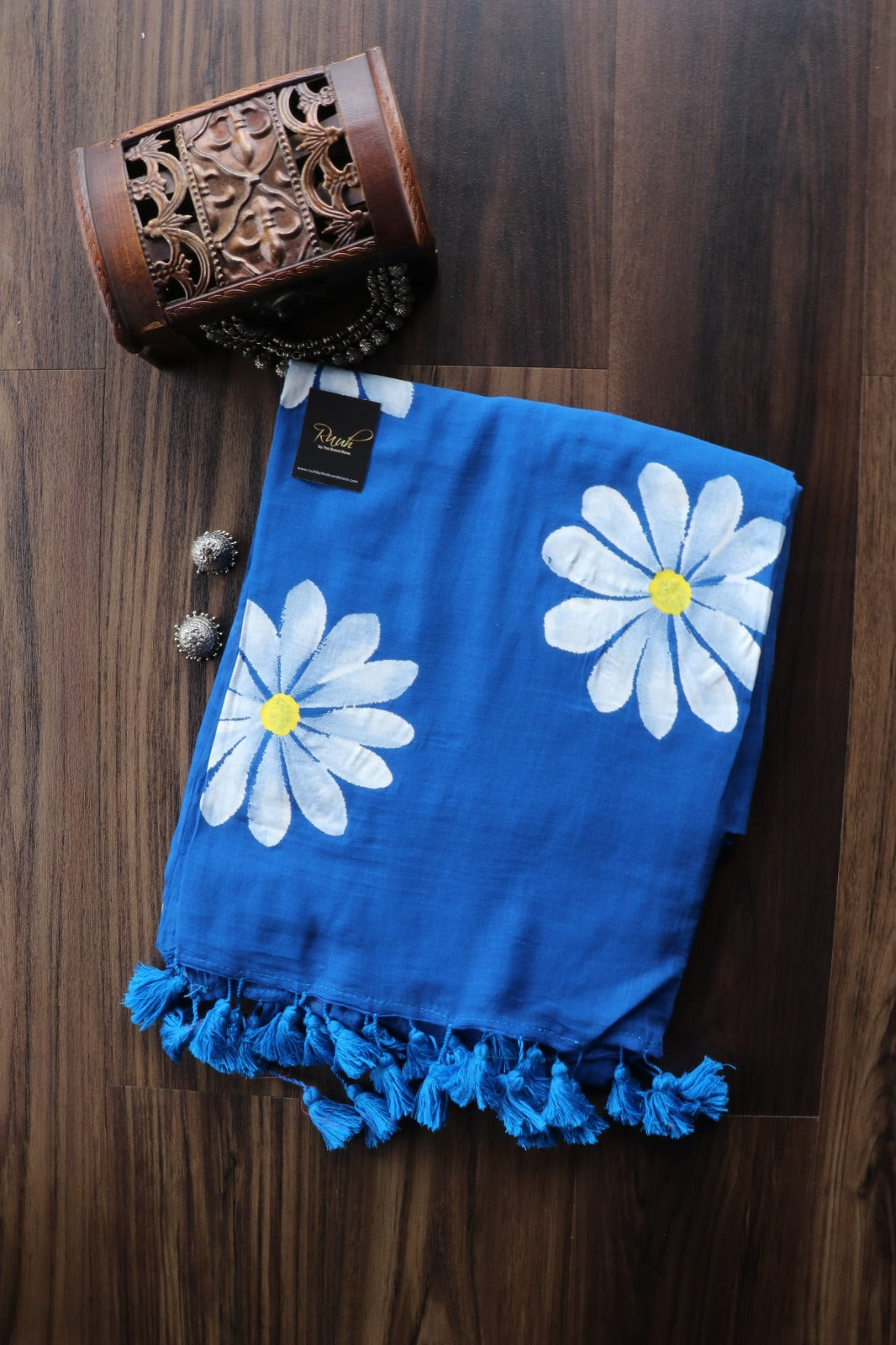 ROYAL BLUE MULMUL SAREE WITH DAISY HANDPAINT