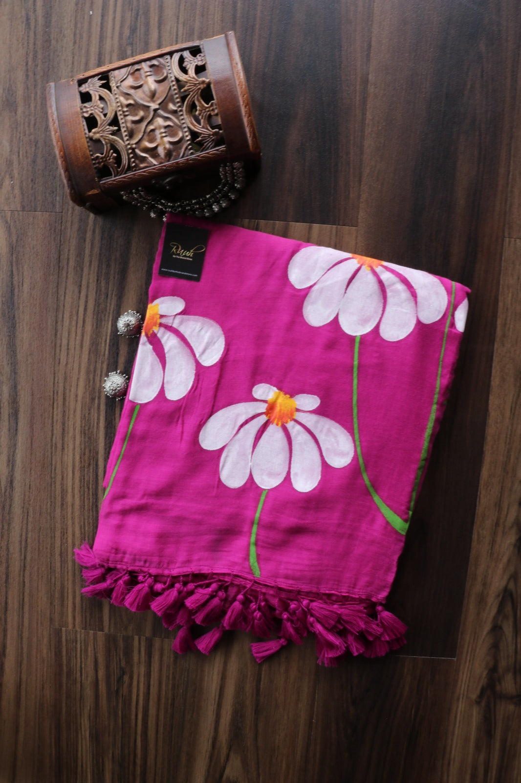 MAGENTA MULMUL HANDPAINTED DAISY SAREE