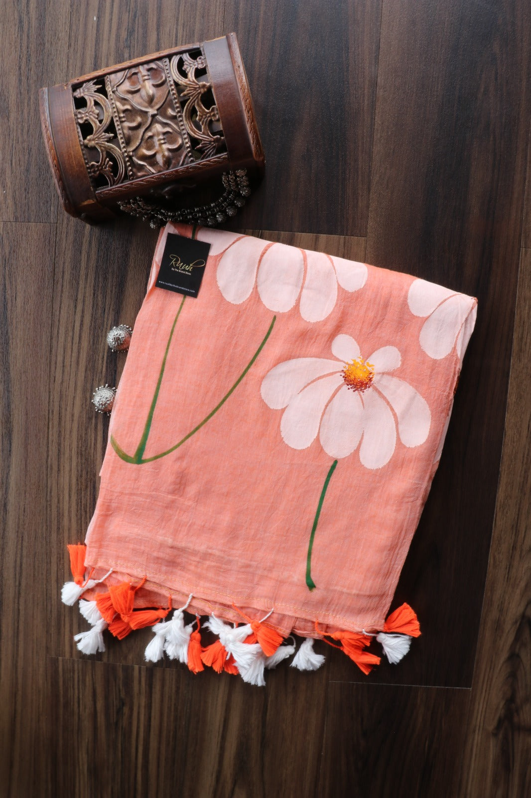 PEACH MULMUL HANDPAINTED DAISY SAREE