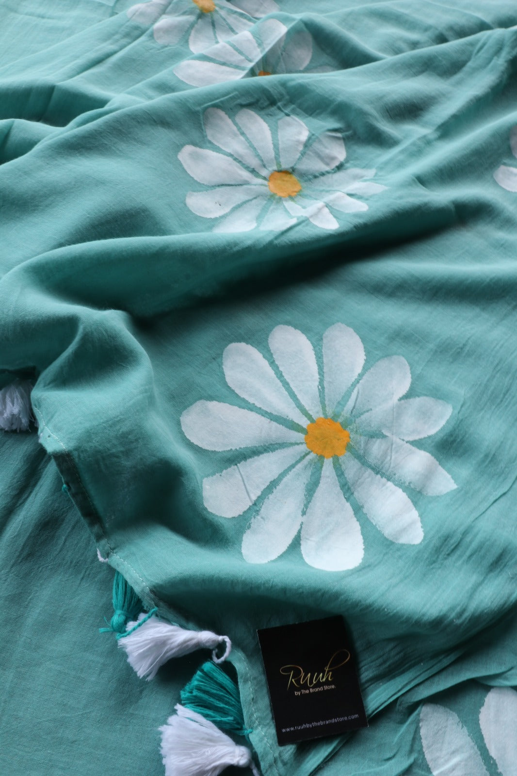 SEA GREEN MULMUL SAREE WITH DAISY HANDPAINT