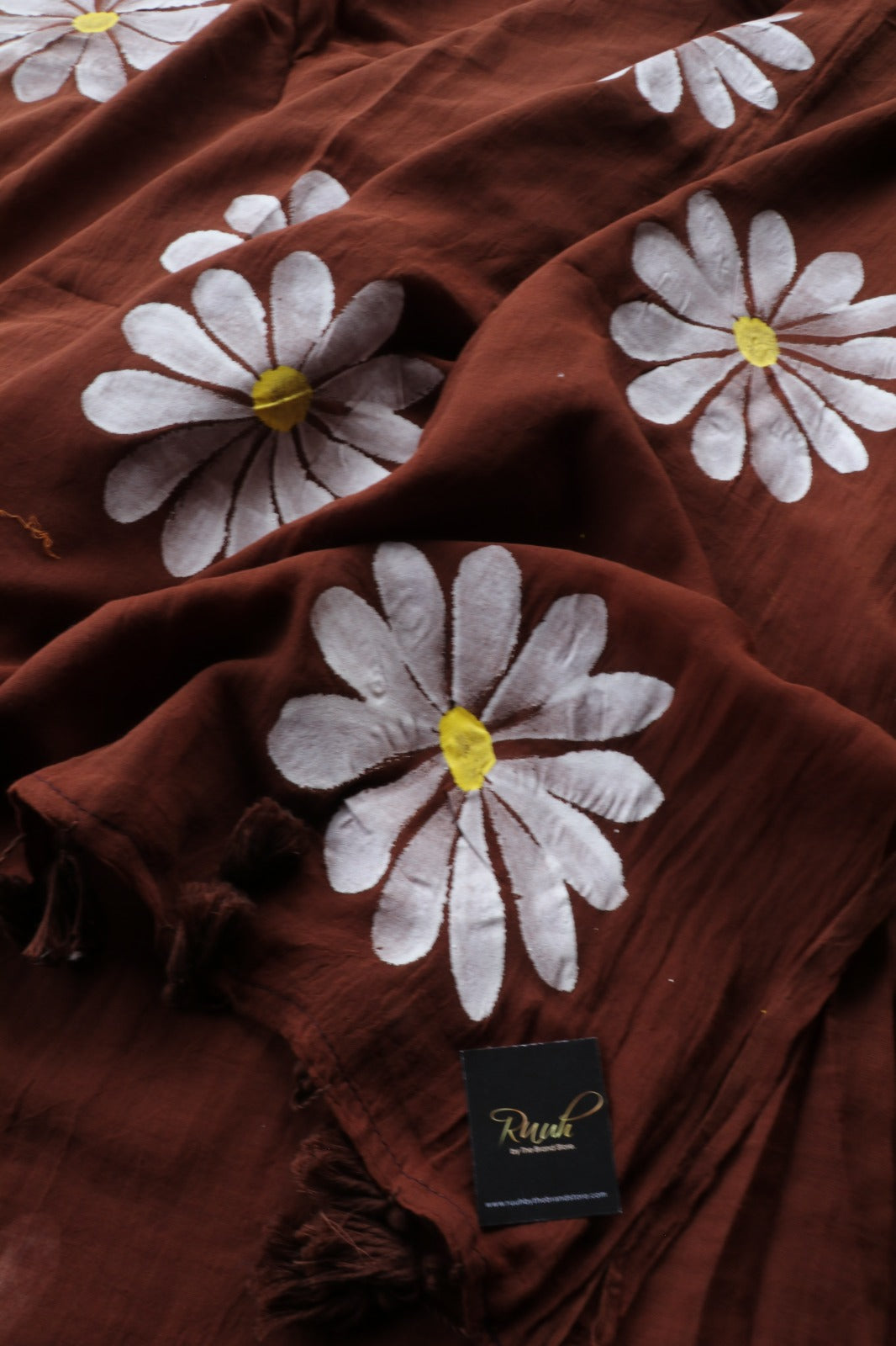BROWN MULMUL SAREE WITH DAISY HANDPAINT
