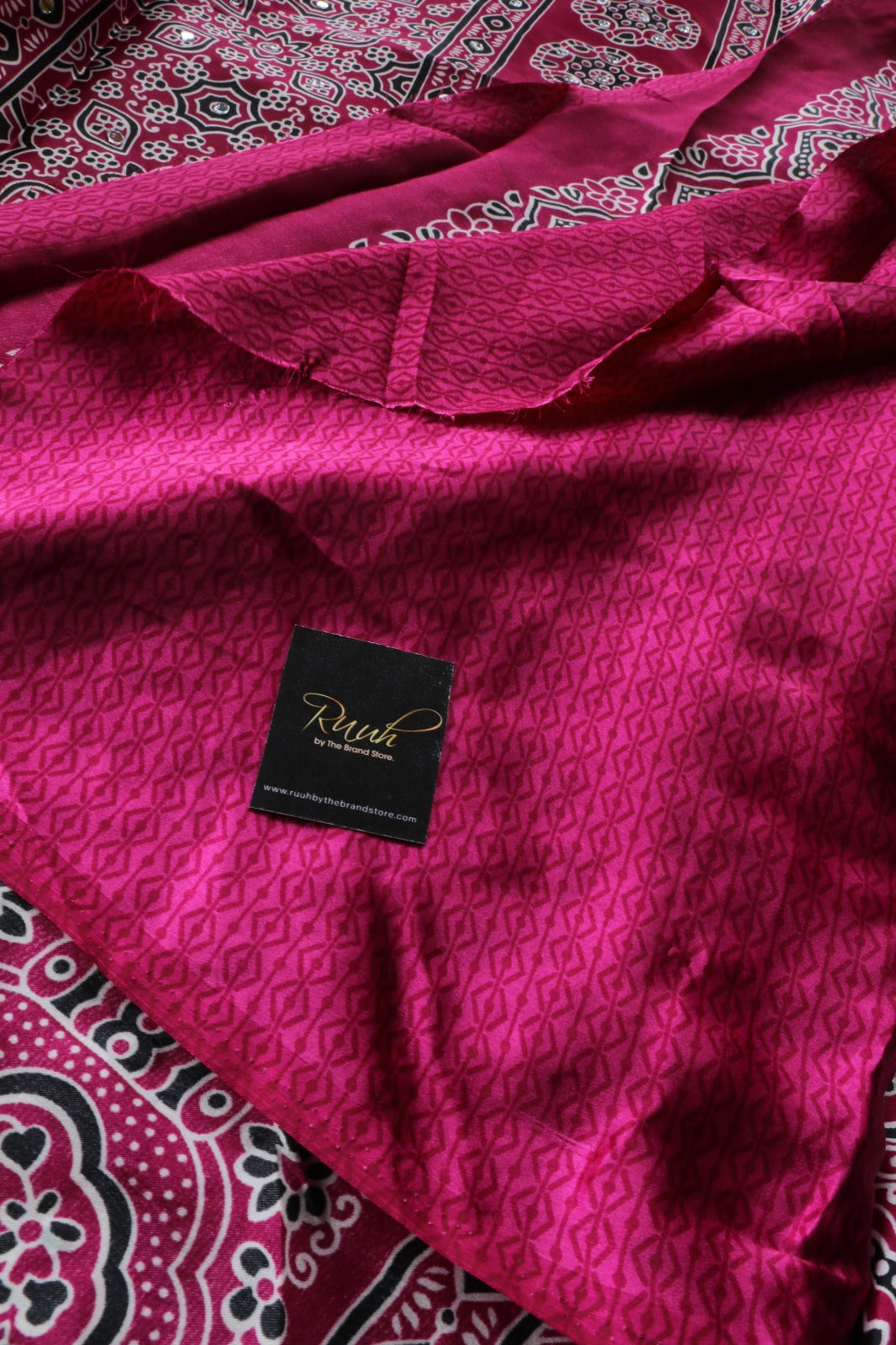 MAGENTA SEMI MODAL IN ZIGZAG DESIGN