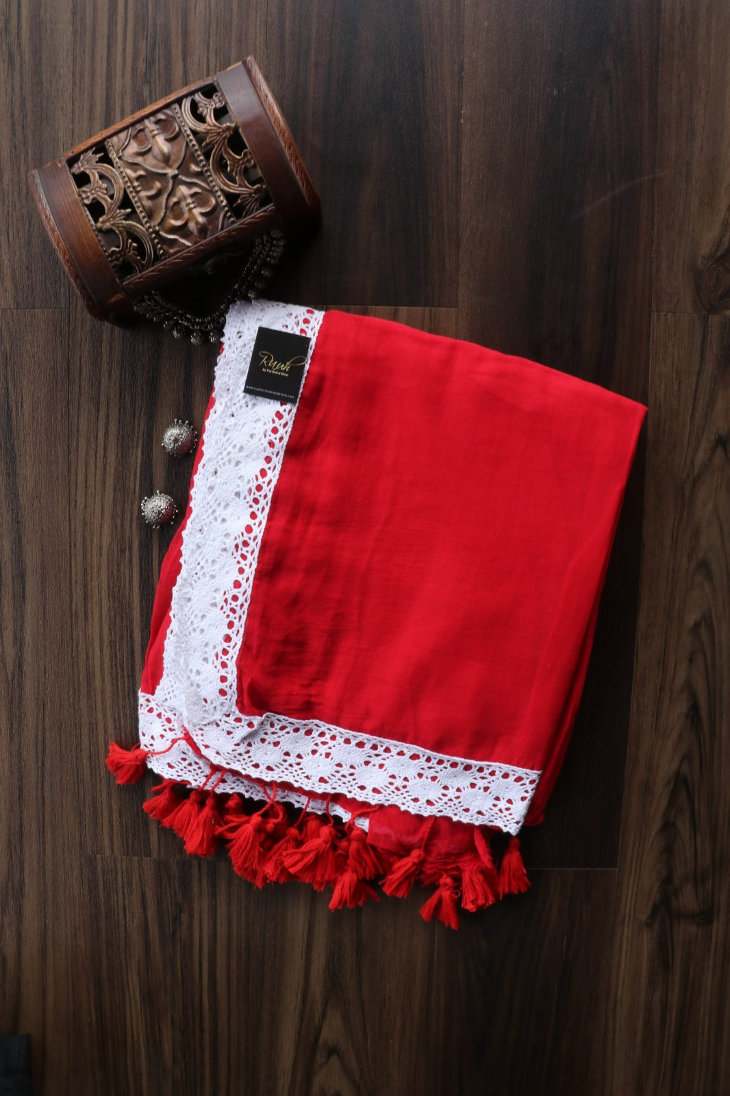 RED MULMUL SAREE WITH LACE