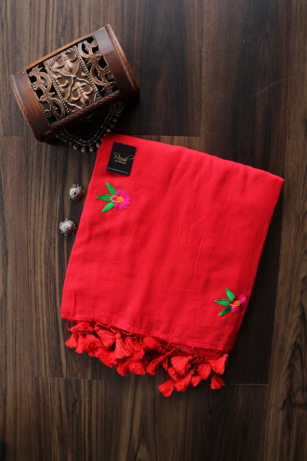 RED MULMUL SAREE WITH FLORAL EMBROIDERY