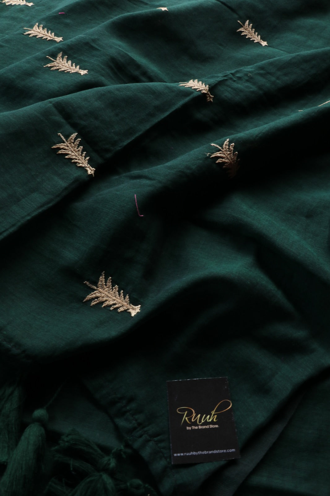 DARK GREEN MULMUL SAREE WITH PINE TREE EMBROIDERY