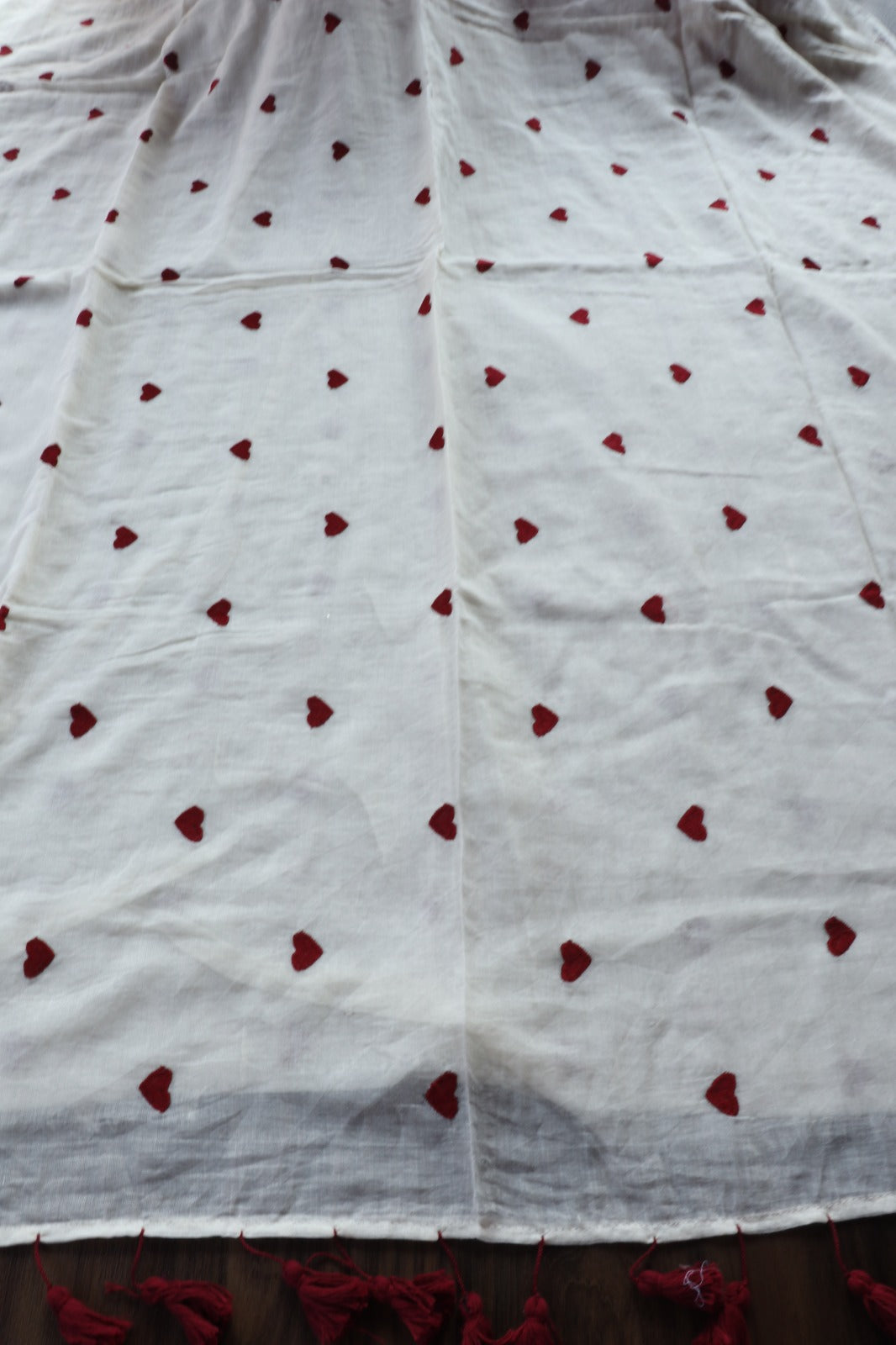 OFF WHITE MULMUL WITH MAROON HEART