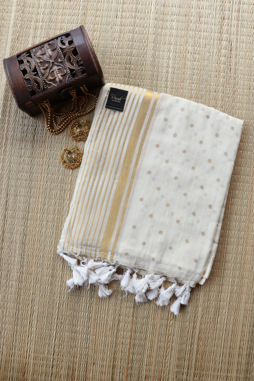 MULMUL SAREE WITH SMALL POLKA DOTS - TBS26VC