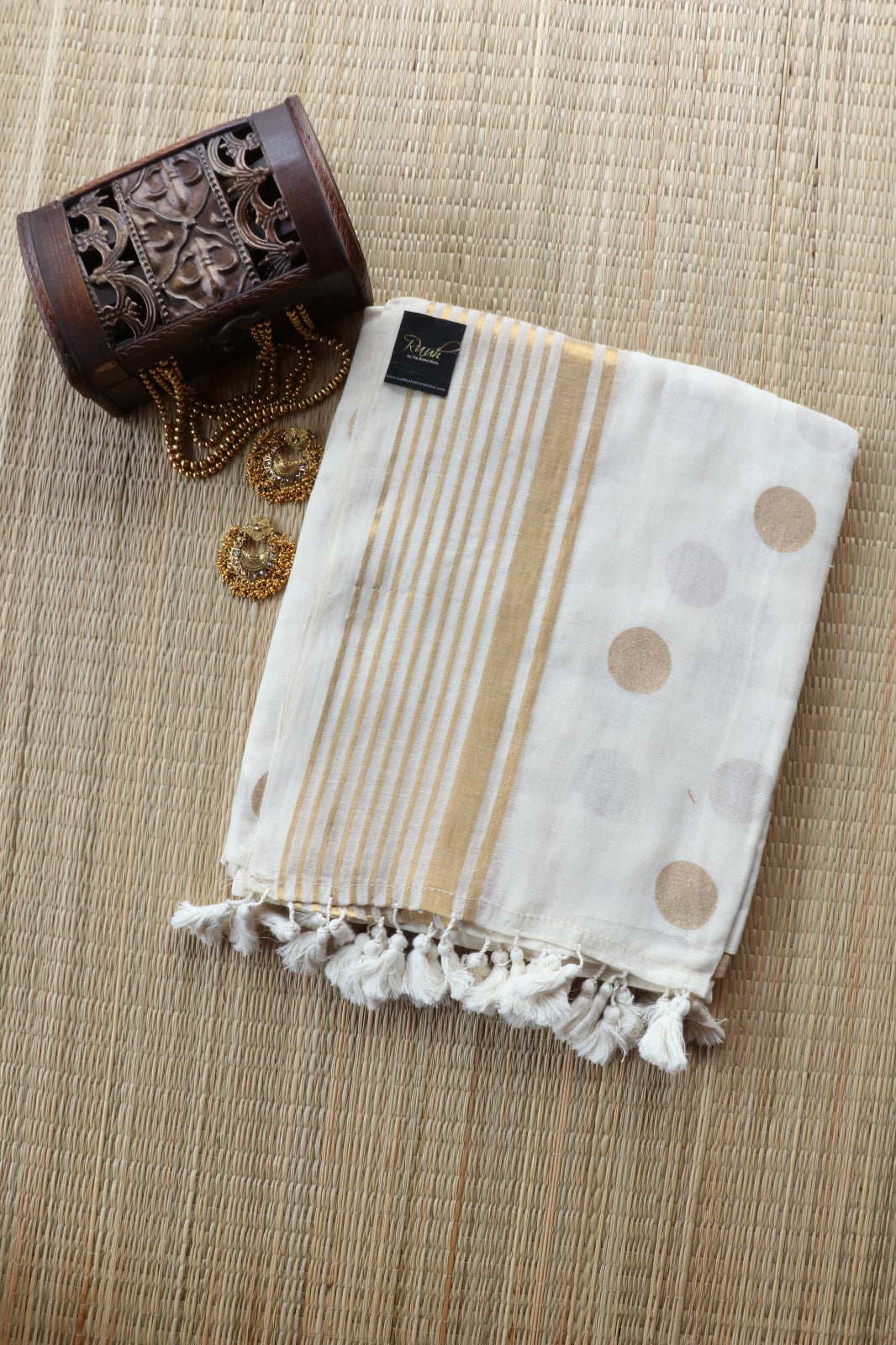 MULMUL SAREE WITH POLKA DOTS - TBS26VC